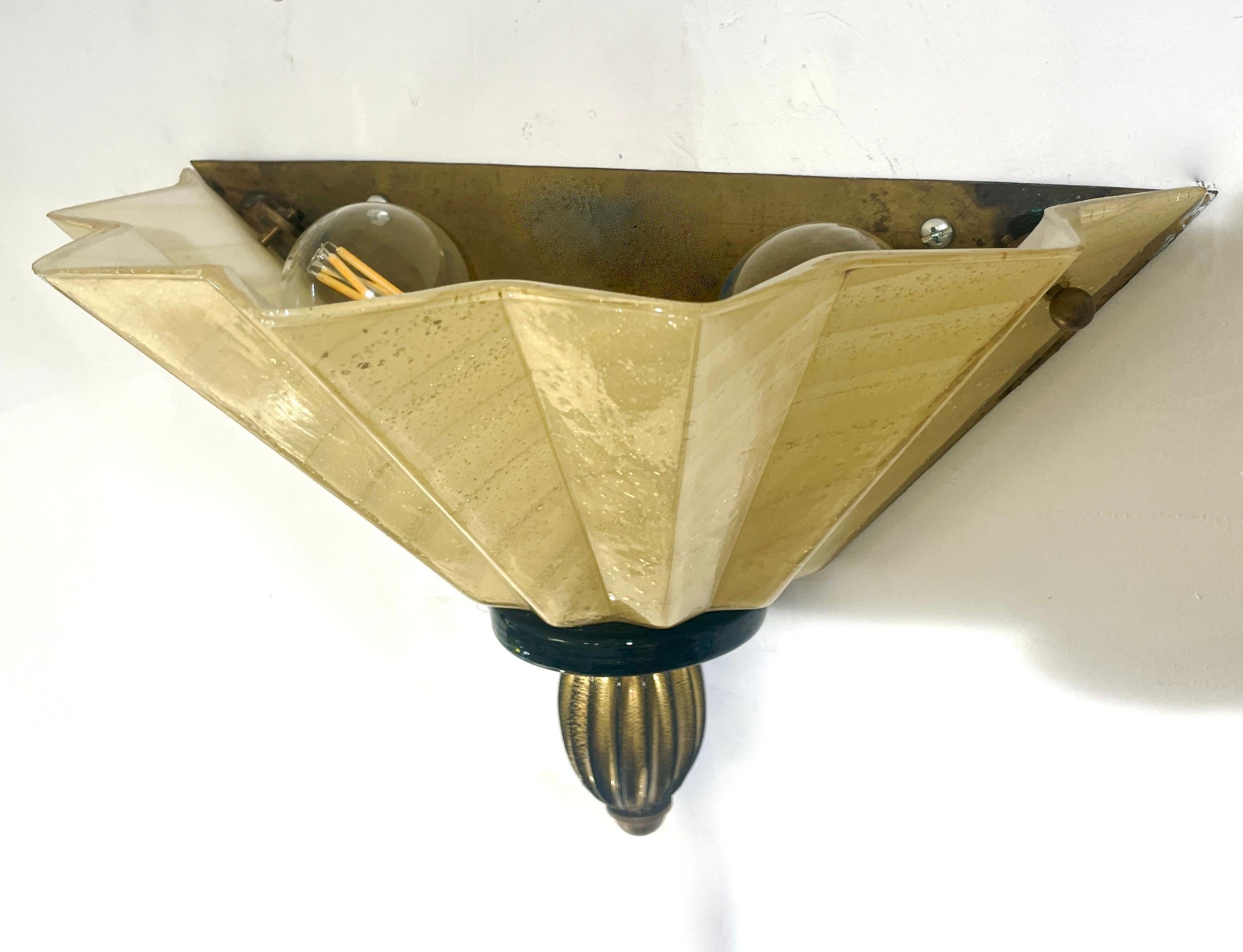 Ein Paar goldene fächerförmige Muranoglas-Wandleuchter von Aureliano Toso aus den 1950er Jahren 6