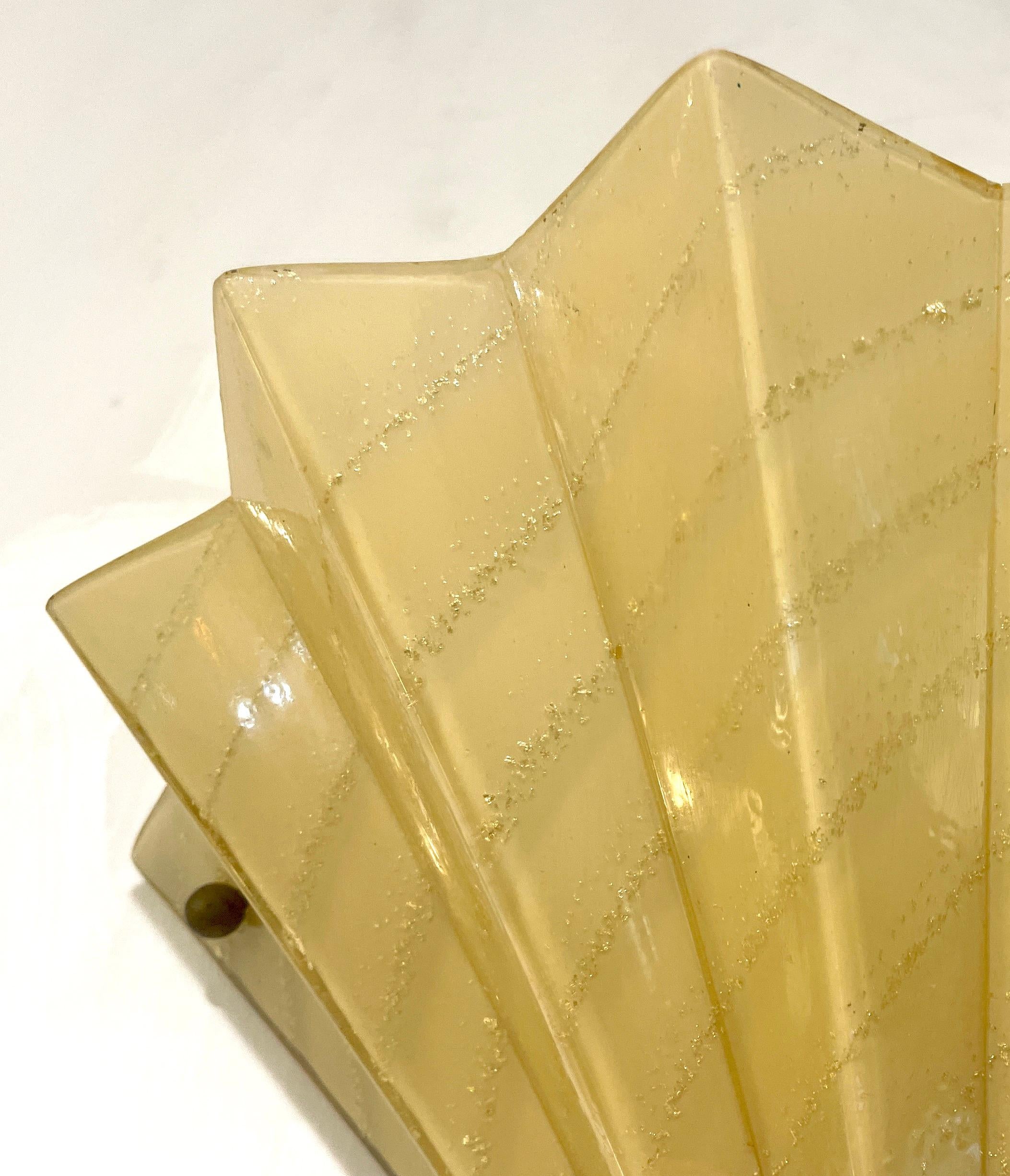 Ein Paar goldene fächerförmige Muranoglas-Wandleuchter von Aureliano Toso aus den 1950er Jahren 2
