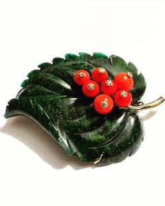 1950s Austrian Nephrite jade 14K Gold Stylized Leaf Coral Fruit Brooch