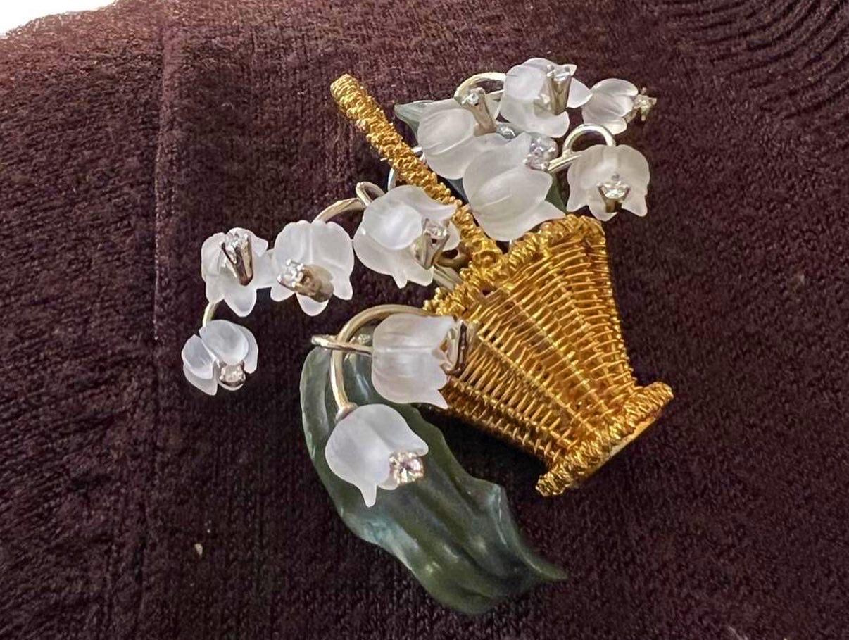 1950s Austrian Nephrite jade 18K Diamonds Rock Crystal Lily of the Valley Brooch For Sale 8