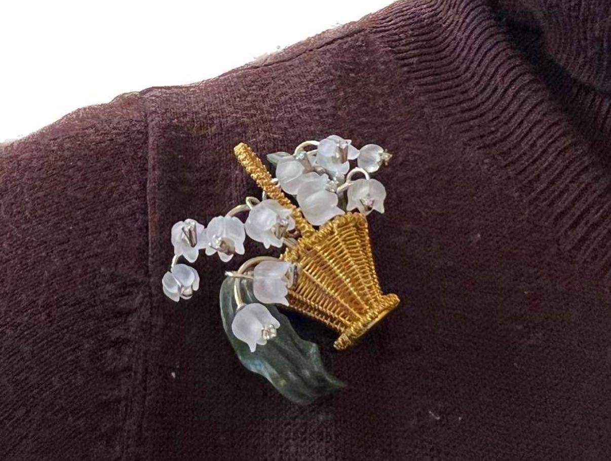 1950s Austrian Nephrite jade 18K Diamonds Rock Crystal Lily of the Valley Brooch In Good Condition For Sale In Pamplona, Navarra