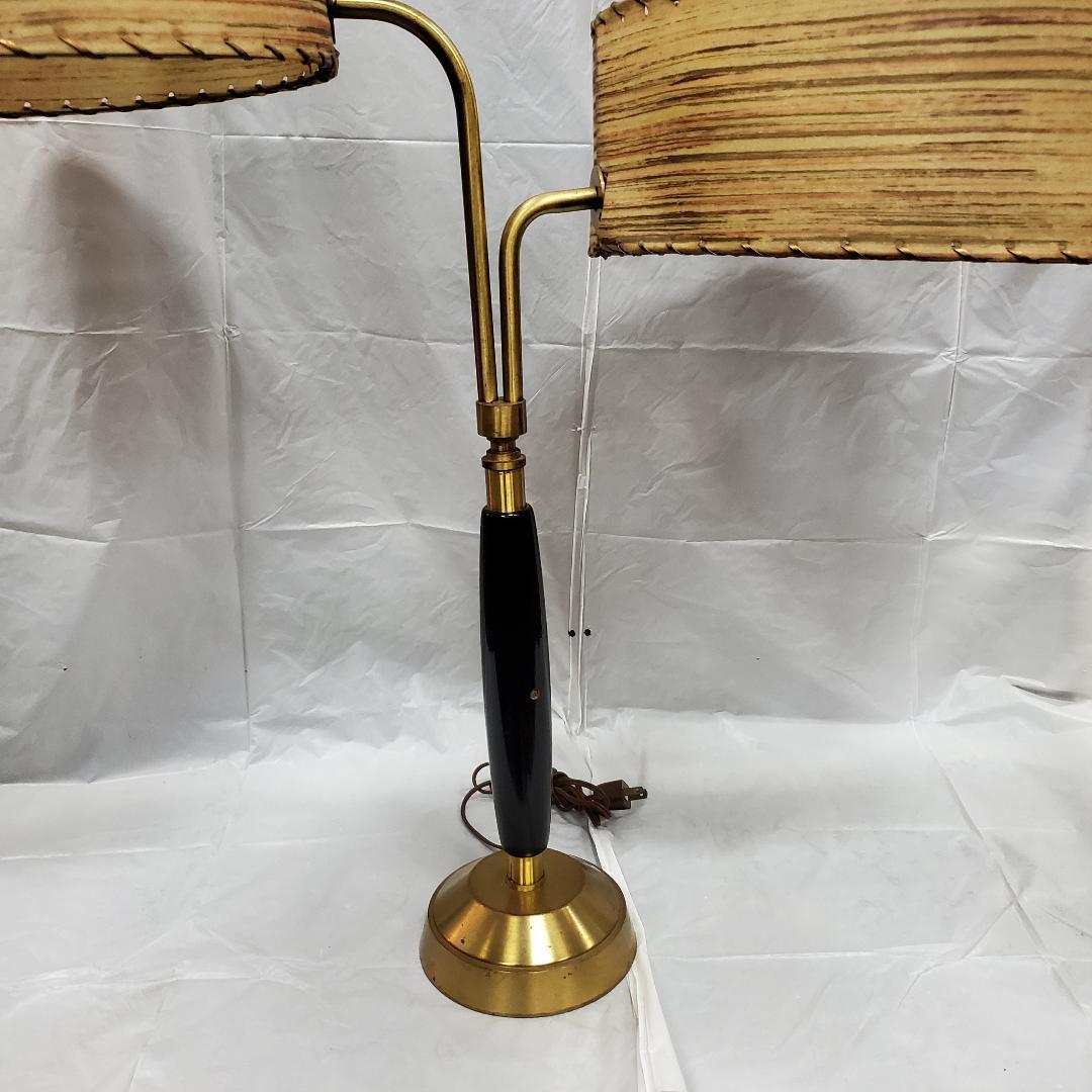 1950s Authentic Mid-Century Modern Double Shade Table Lamp by Majestic Lamp Comp In Good Condition For Sale In Monrovia, CA