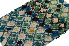 Tappeto Azilal marocchino del 1950 in beige con motivi a diamante di Rug & Kilim
