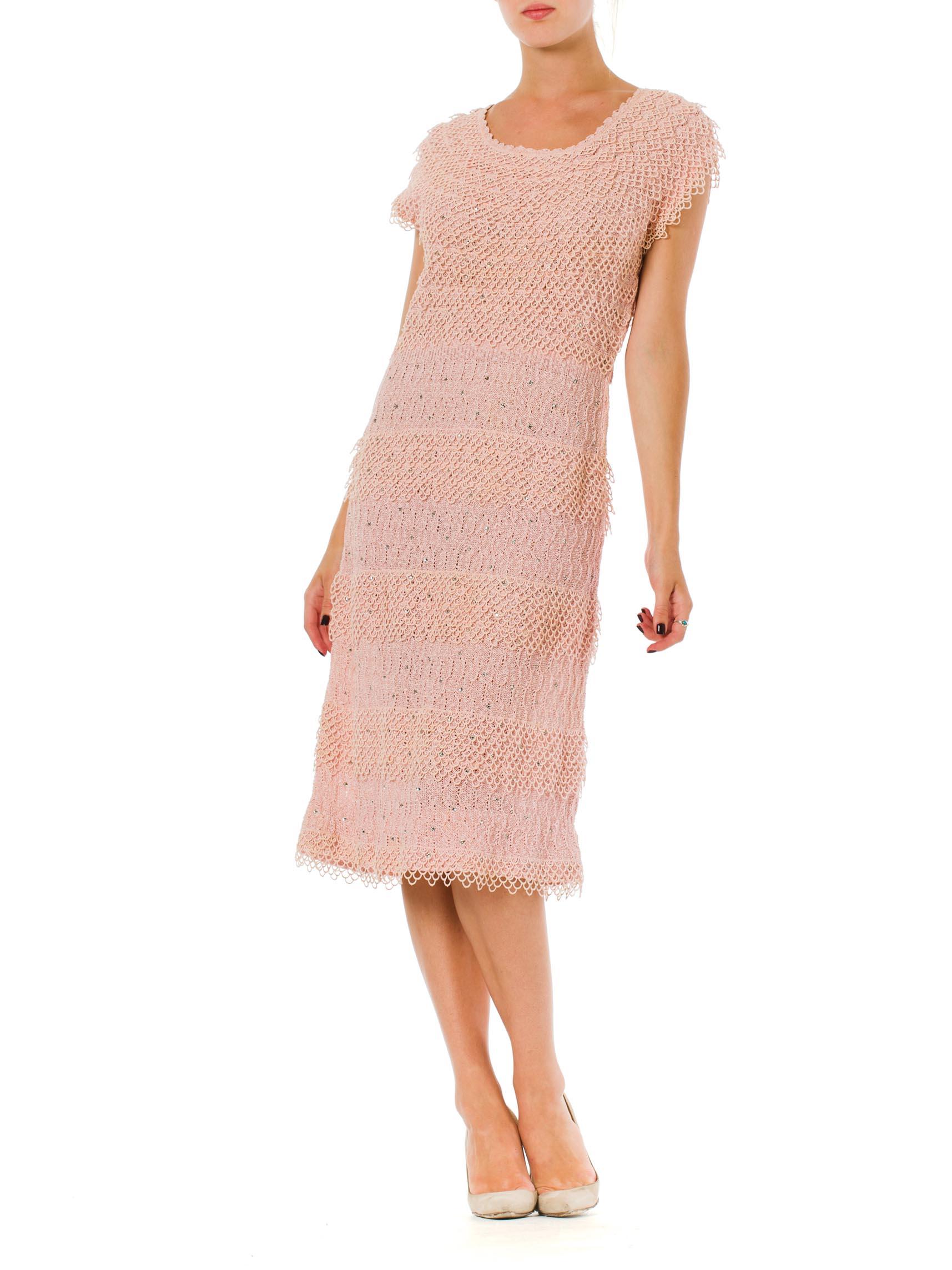 1950S Baby Pink Cotton Blend Knit Wiggle Dress With Scalloped Lace & Crystals For Sale 7