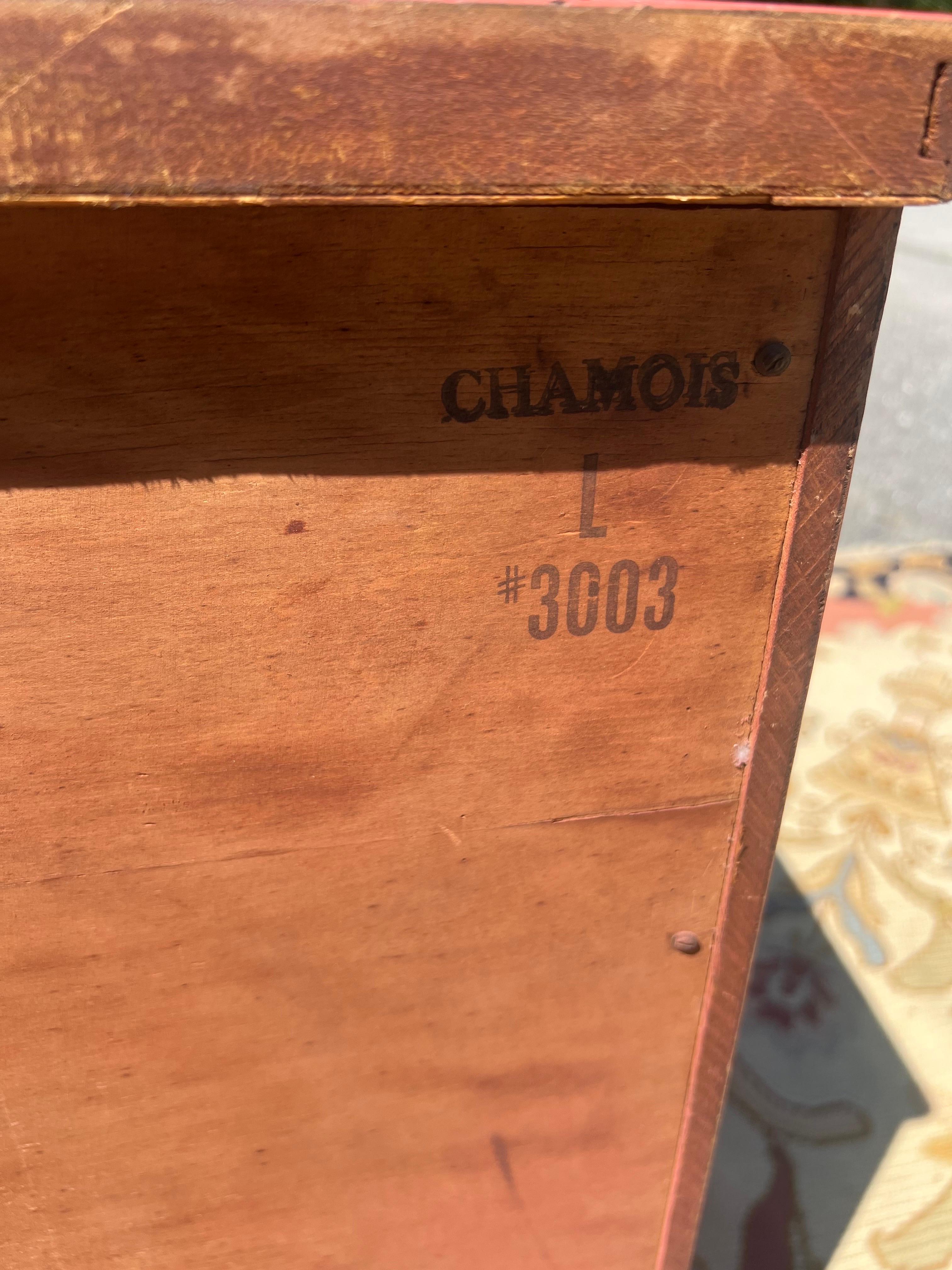 Commodes de célibataires des années 1950 / Grandes tables de nuit laquées en Bambouzle de Ball and Ball en vente 6