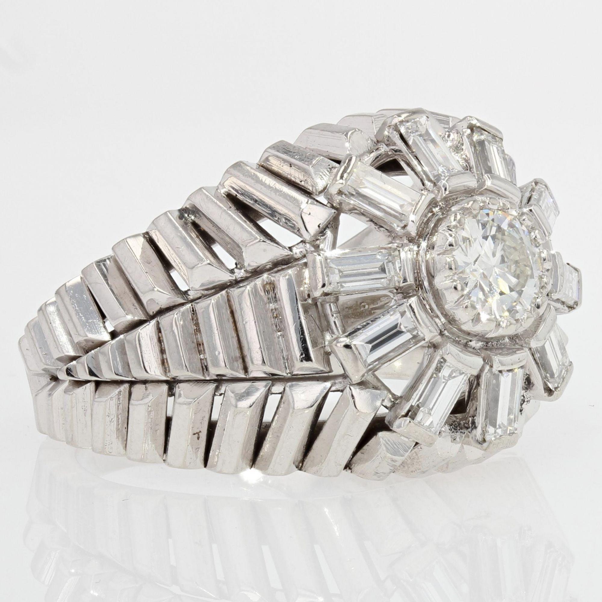 1950s Baguette Diamonds Brillant Cut Diamond 18 Karat White Gold Dome Ring In Good Condition For Sale In Poitiers, FR