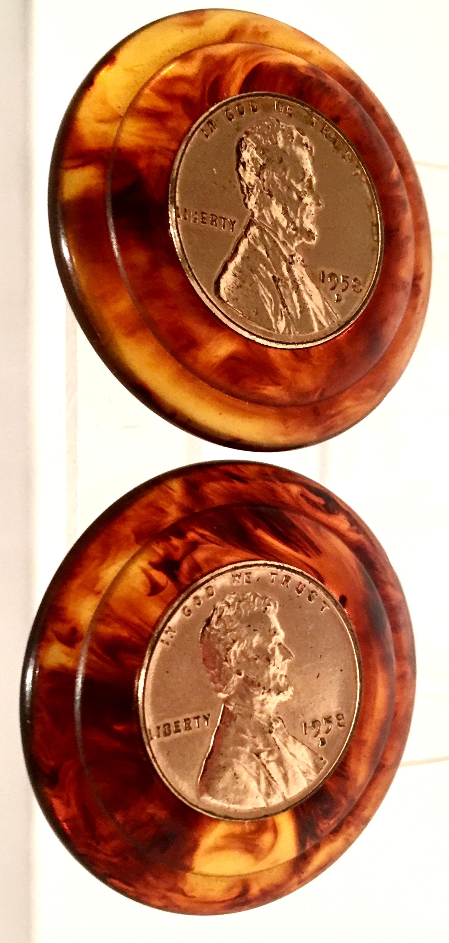 1950'S Bakelite Faux Tortoise US Lincoln Penny Earrings by, Bergere In Good Condition For Sale In West Palm Beach, FL