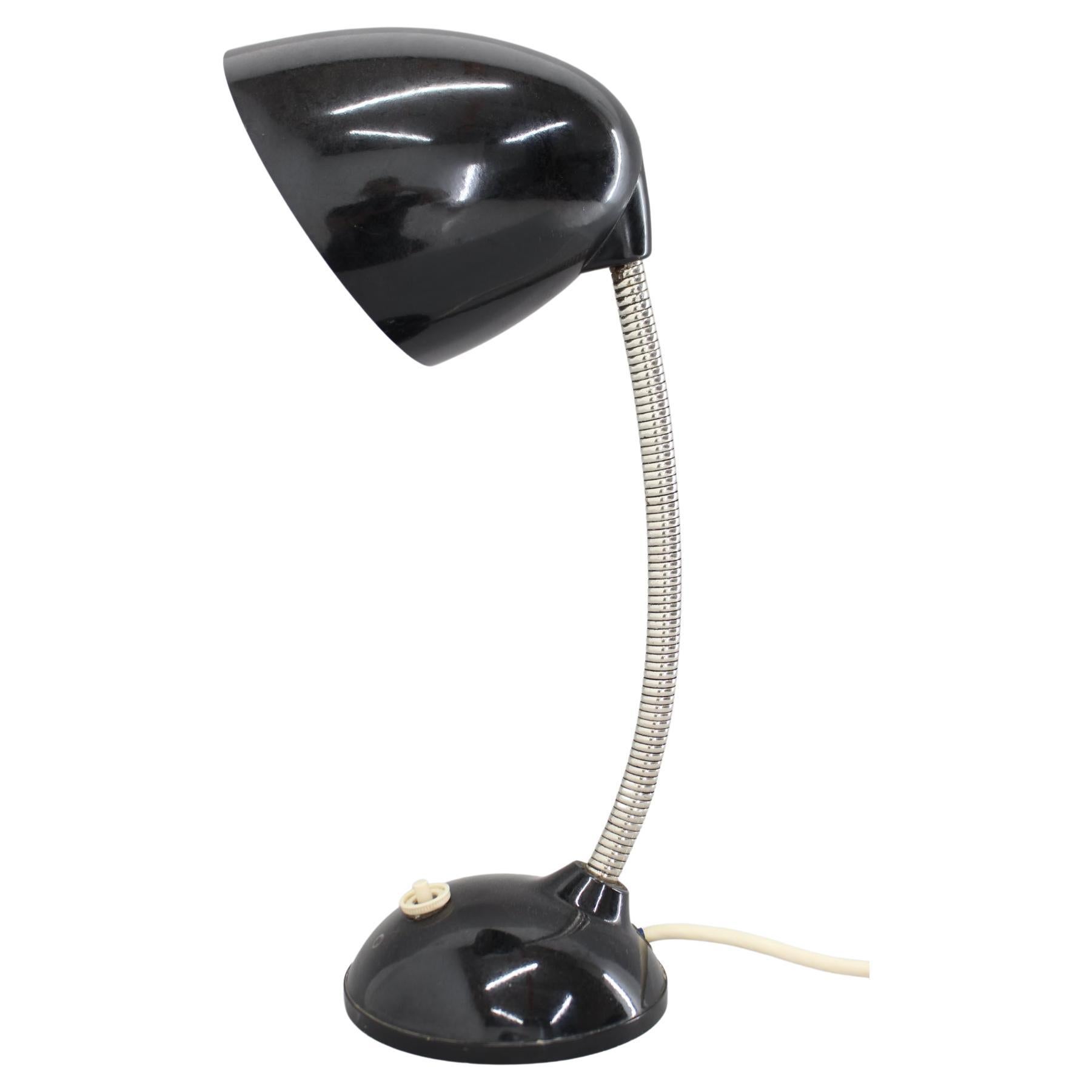 Lampe de bureau en bakélite des années 1950, Tchécoslovaquie en vente