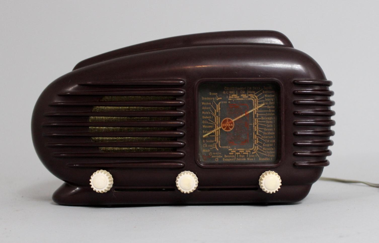 Mid-Century Modern 1950s Bakelite Talisman Radio by Tesla