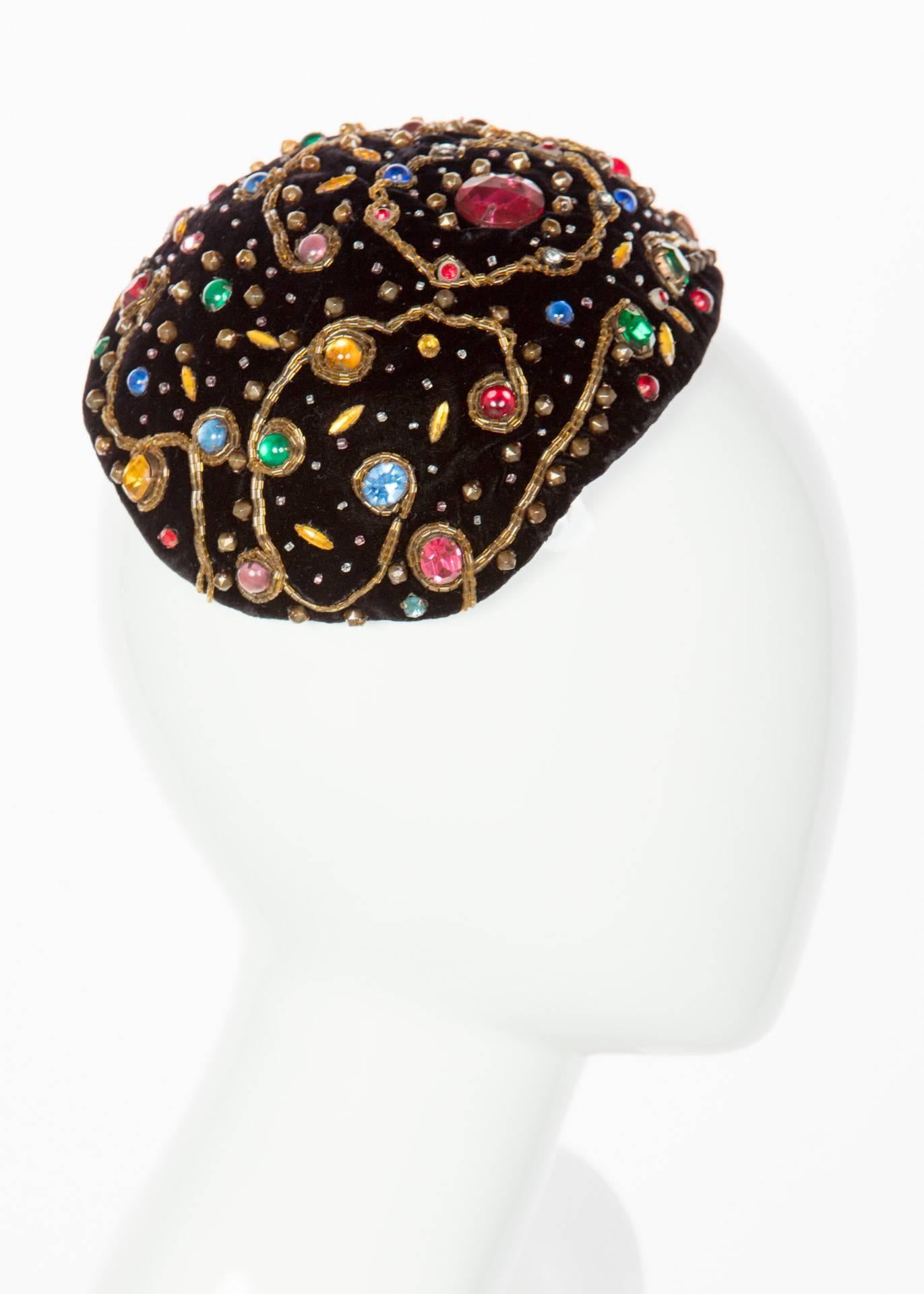 1950s Balenciaga Haute Couture Black Velvet Jewel Toque Hat For Sale 3