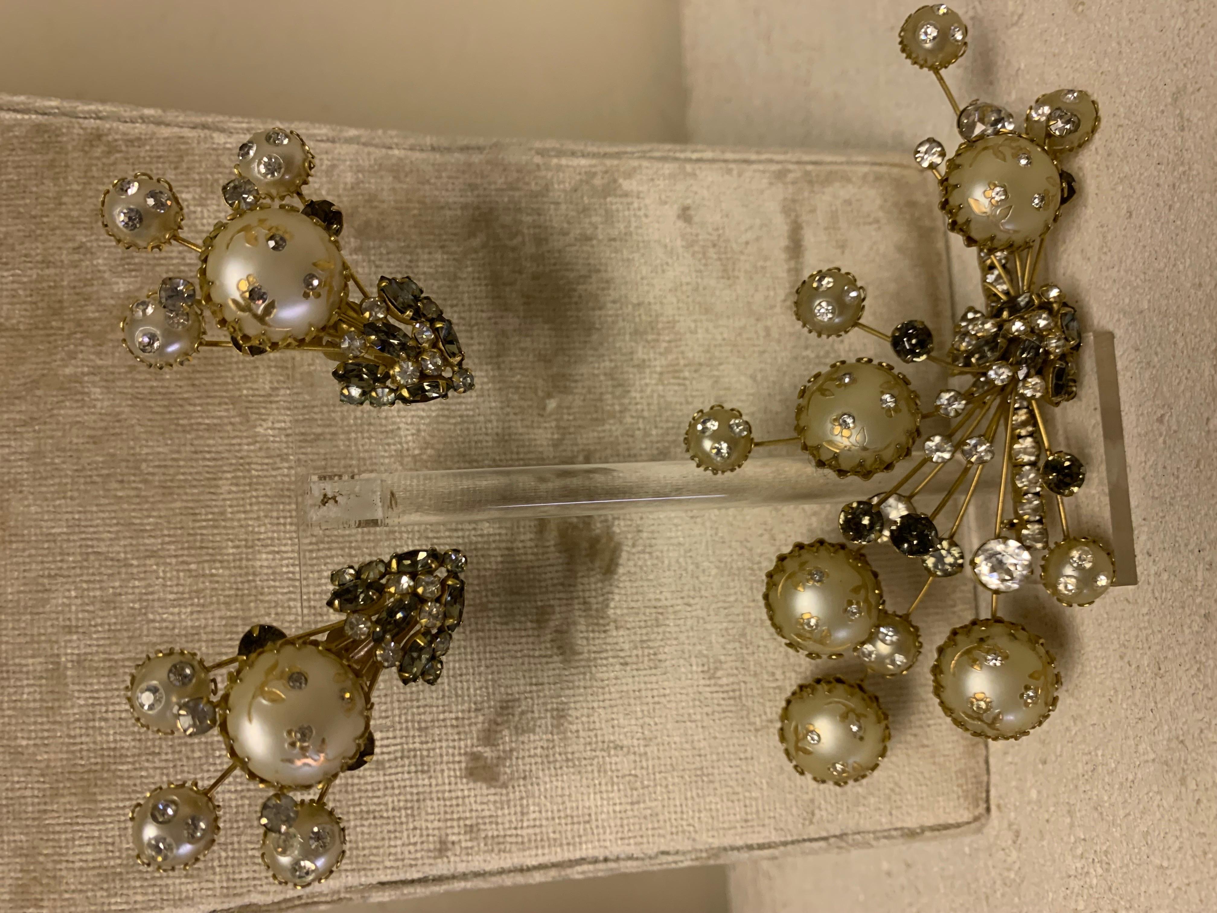 1950s Ballet Large Shooting Star Rhinestone & Pearl Brooch and Earring Set In Excellent Condition For Sale In Gresham, OR