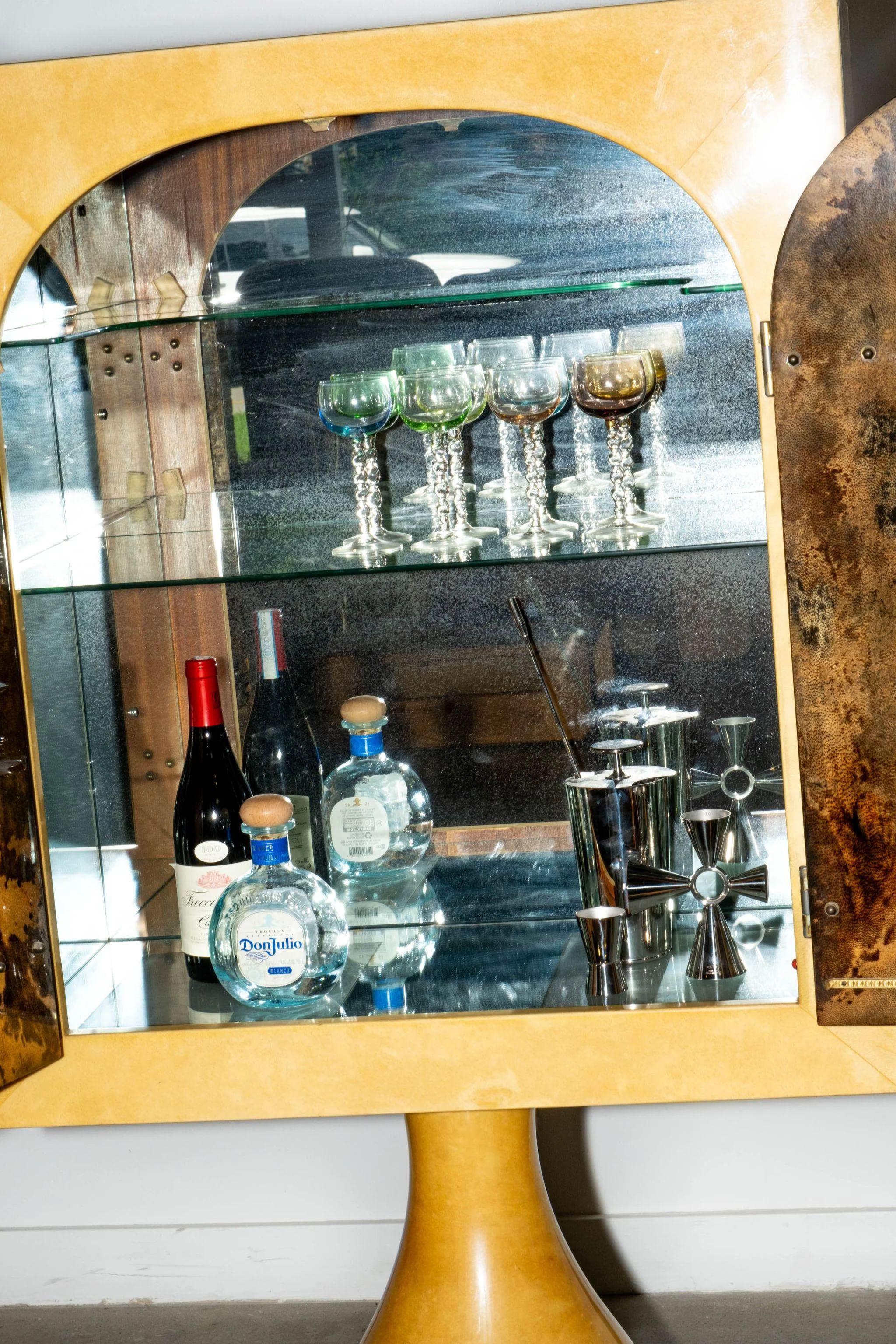 Laiton Meuble de bar des années 1950 par Aldo Tura en vente