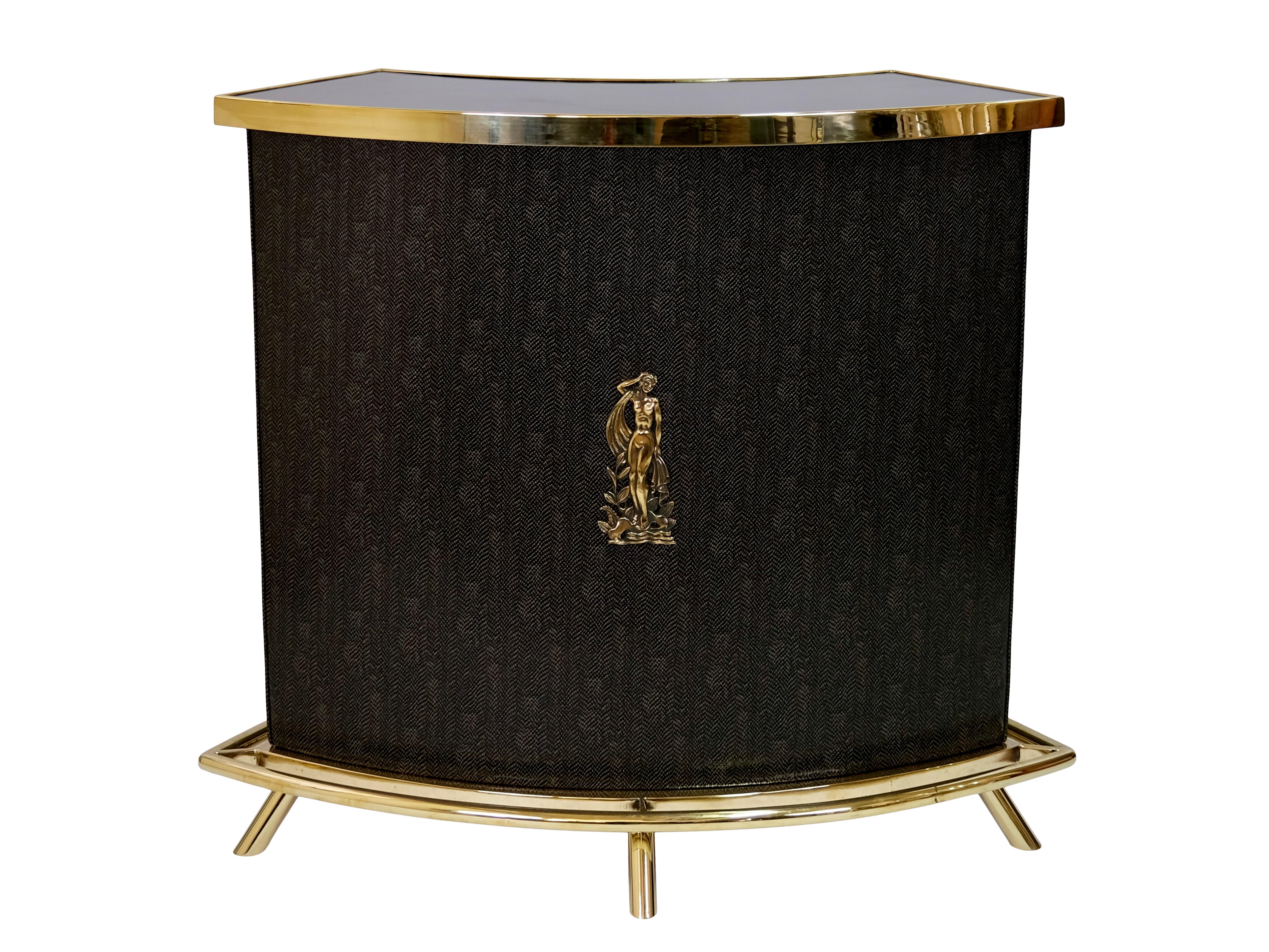Curved Room Bar with three Stools
Brass and black piano lacquer
Fresh upholstery 
Faux leather with snake embossing. 
High quality restoration. 

Made in the Style of Art Deco 
France 1950s

Dimensions, bar:
Width: 113 cm
height: 103