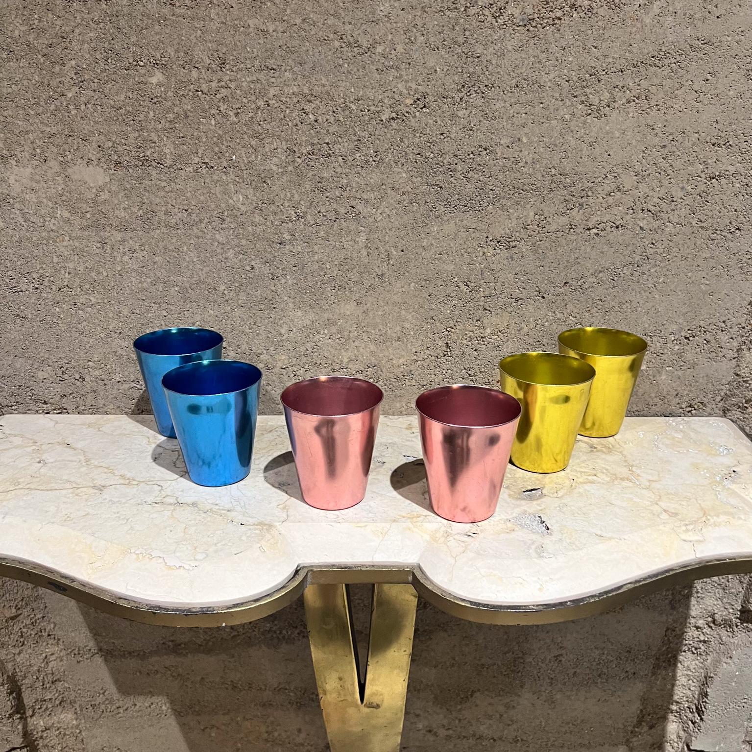 Bascal Set of Six Colorful Aluminum Tumblers Camping Road Trip Fun
Drinking Cups Vintage Italy
3.5 h x 3.13 diameter 5.13 h together
Preowned vintage condition
Refer to images listed