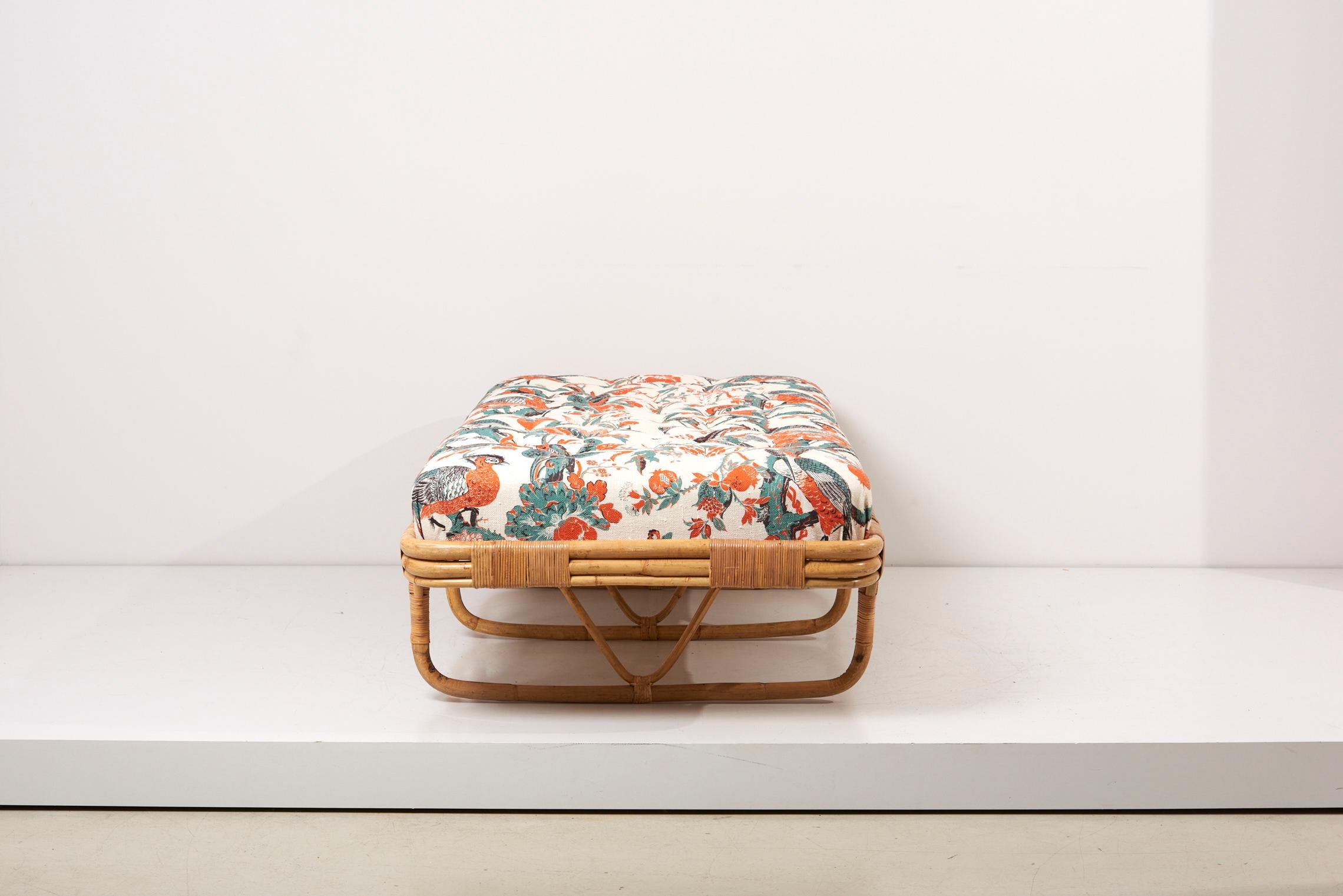 Mid-Century Modern 1950s Basket Daybed in a Josef Frank Style Fabric For Sale