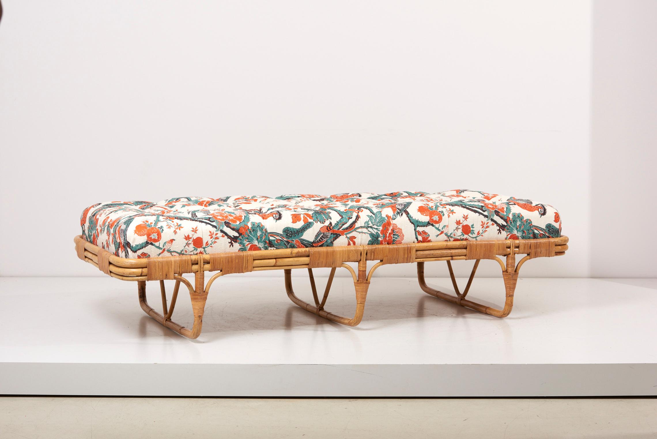 European 1950s Basket Daybed in a Josef Frank Style Fabric For Sale