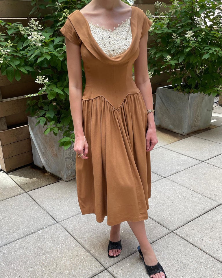 1950s Basque Waist Princess Cut Dress at 1stDibs | basque waist dress casual,  basque waist dress pattern, basque drop waist