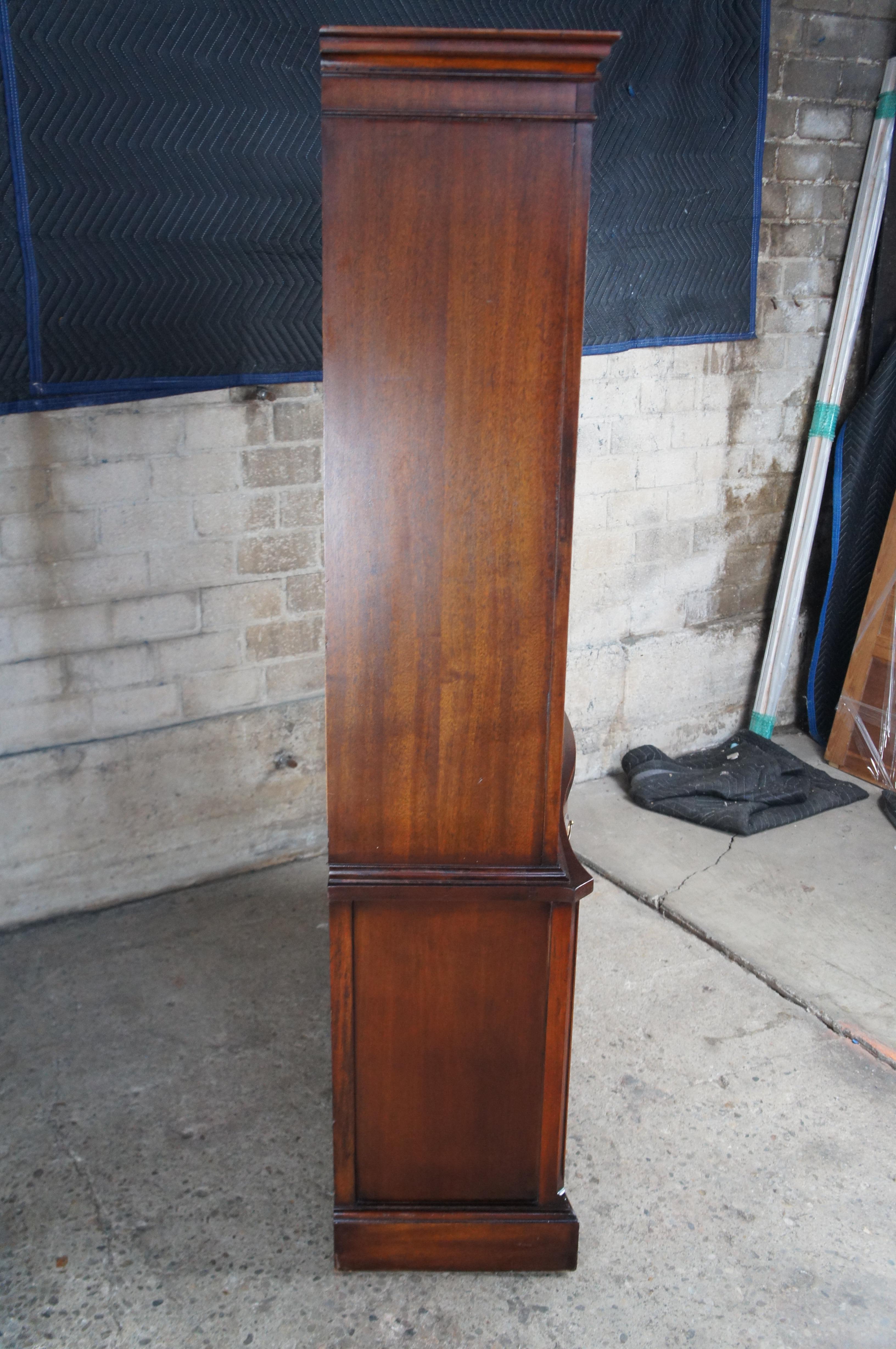 1950s Bassett Monticello Mahogany Serpentine Bow Front China Cabinet Cupboard 5