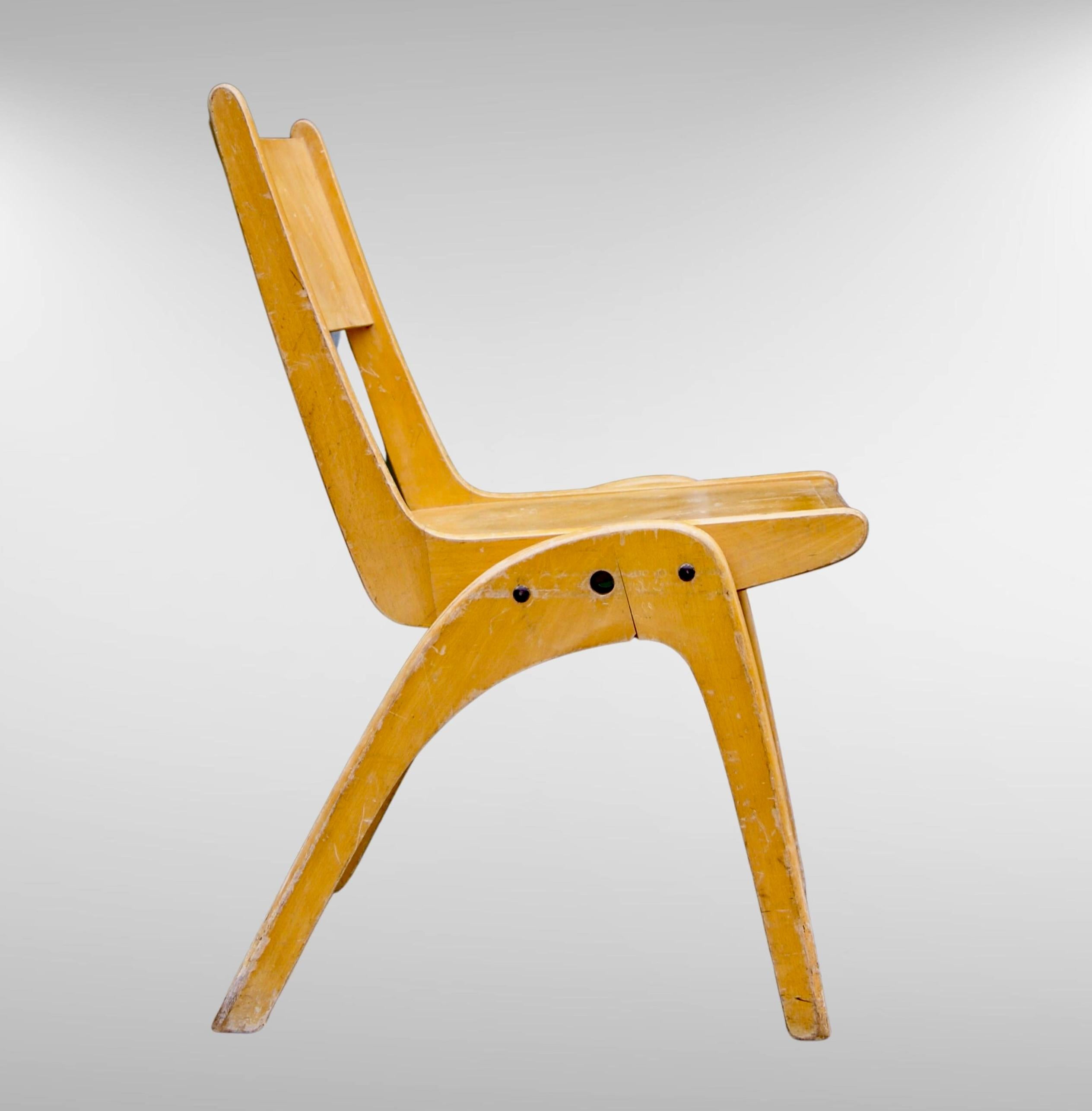 1950s Bauhaus Era Muster Casala Beech Stacking Dining Chairs Set of 6 en vente 4