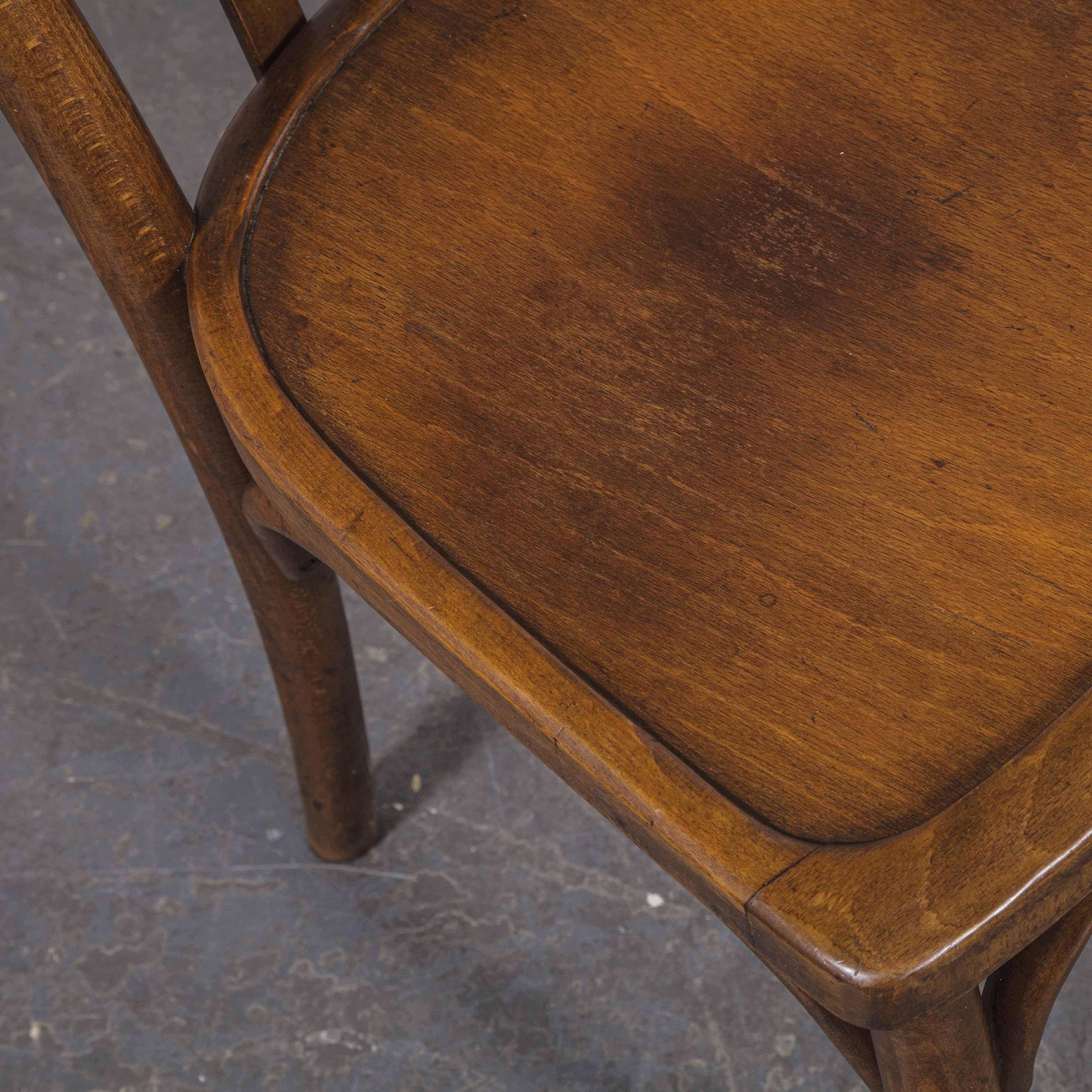 1950s Baumann bentwood bistro dining chair – Model 4 – various quantities available. Classic beech bistro chair made in France by the maker Joamin Baumann. Baumann is a slightly off the radar French producer just starting to gain traction in the