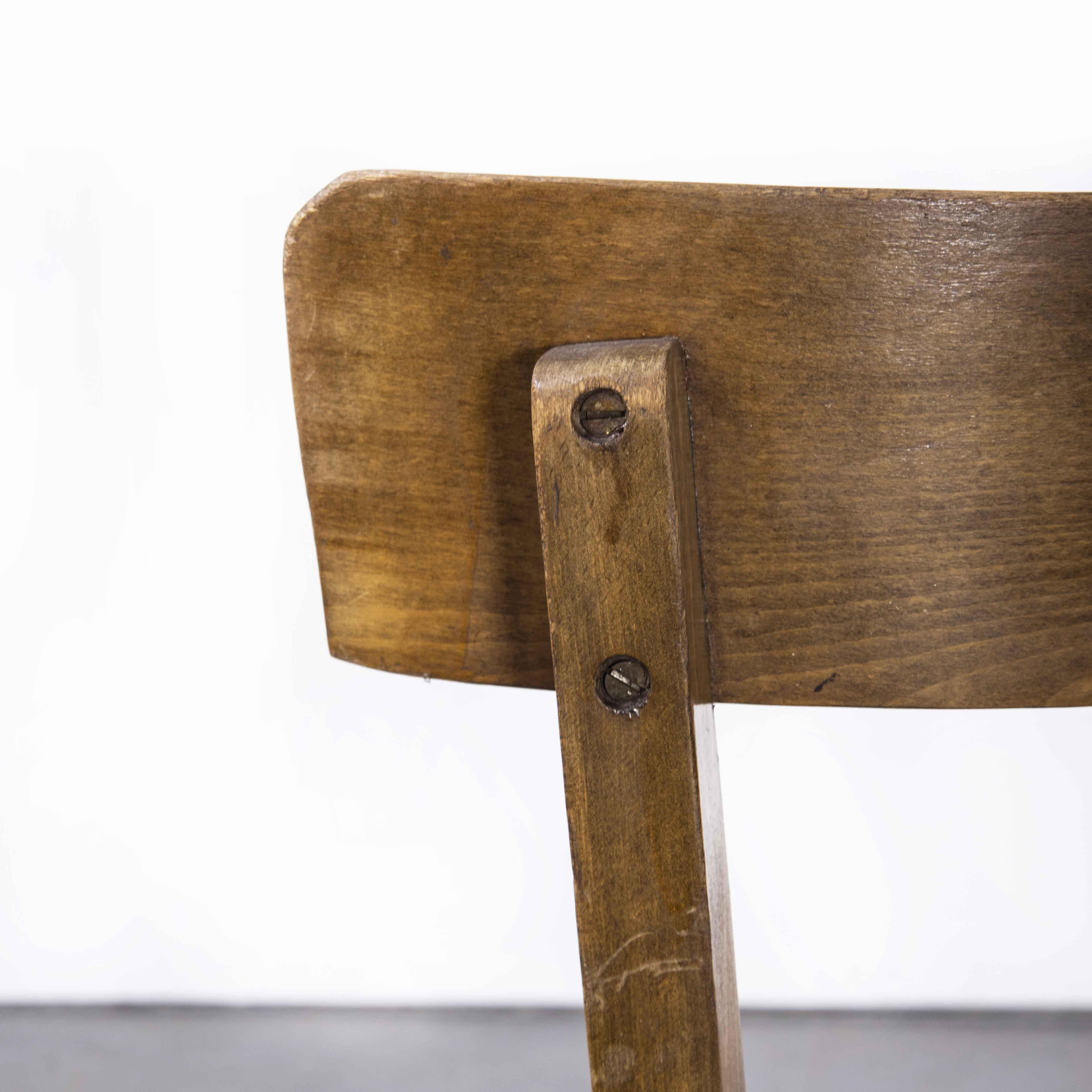 1950’s Baumann Bentwood Bistro dining chair – Single bar back – Set of eight (Model 1359)

1950’s Baumann Bentwood Bistro dining chair – Single bar back – Set of eight. Classic Beech bistro chair made in France by the maker Baumann. Baumann is a