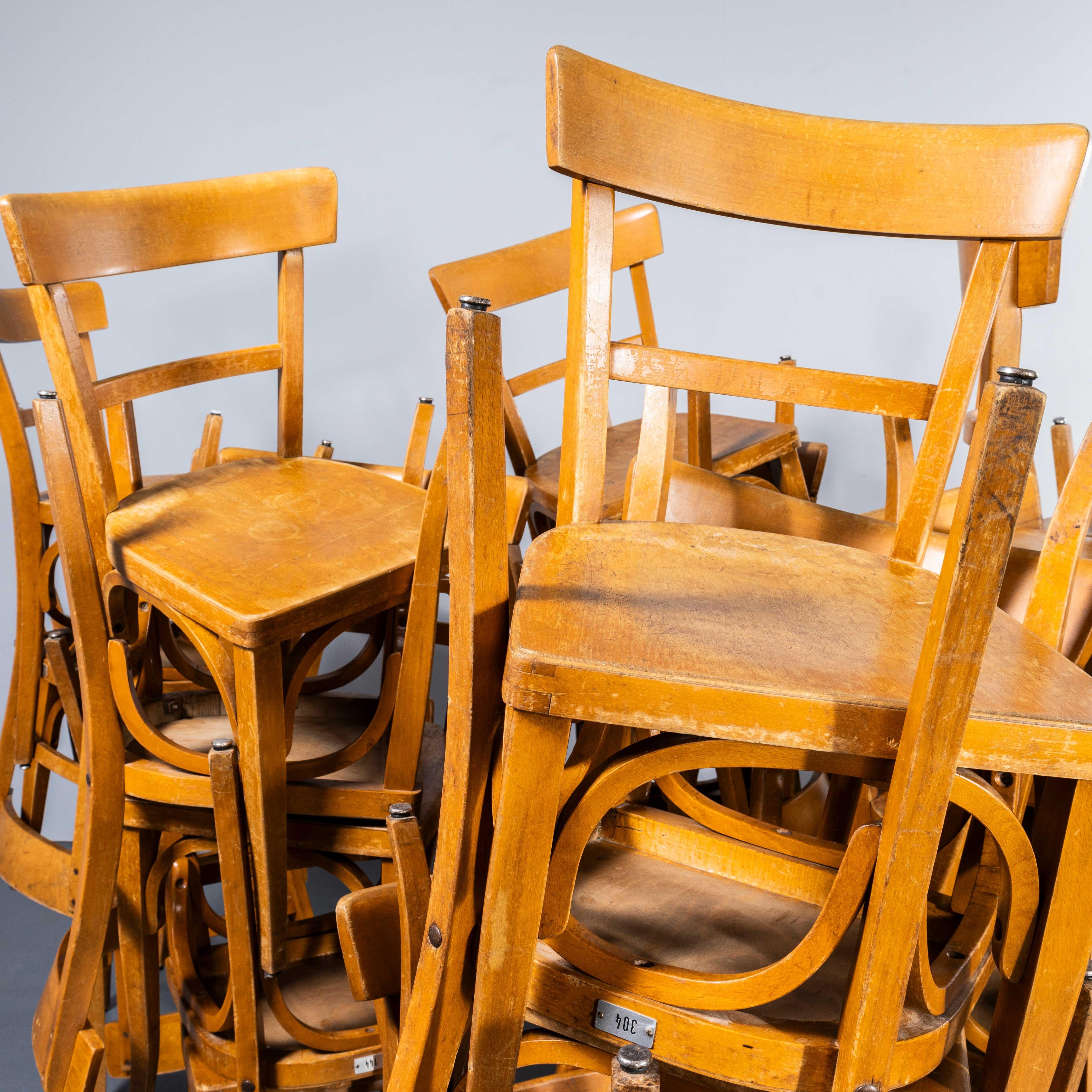 Francese Sedia da pranzo Baumann Bentwood Honey Oak del 1950 - Buona quantità disponibile in vendita