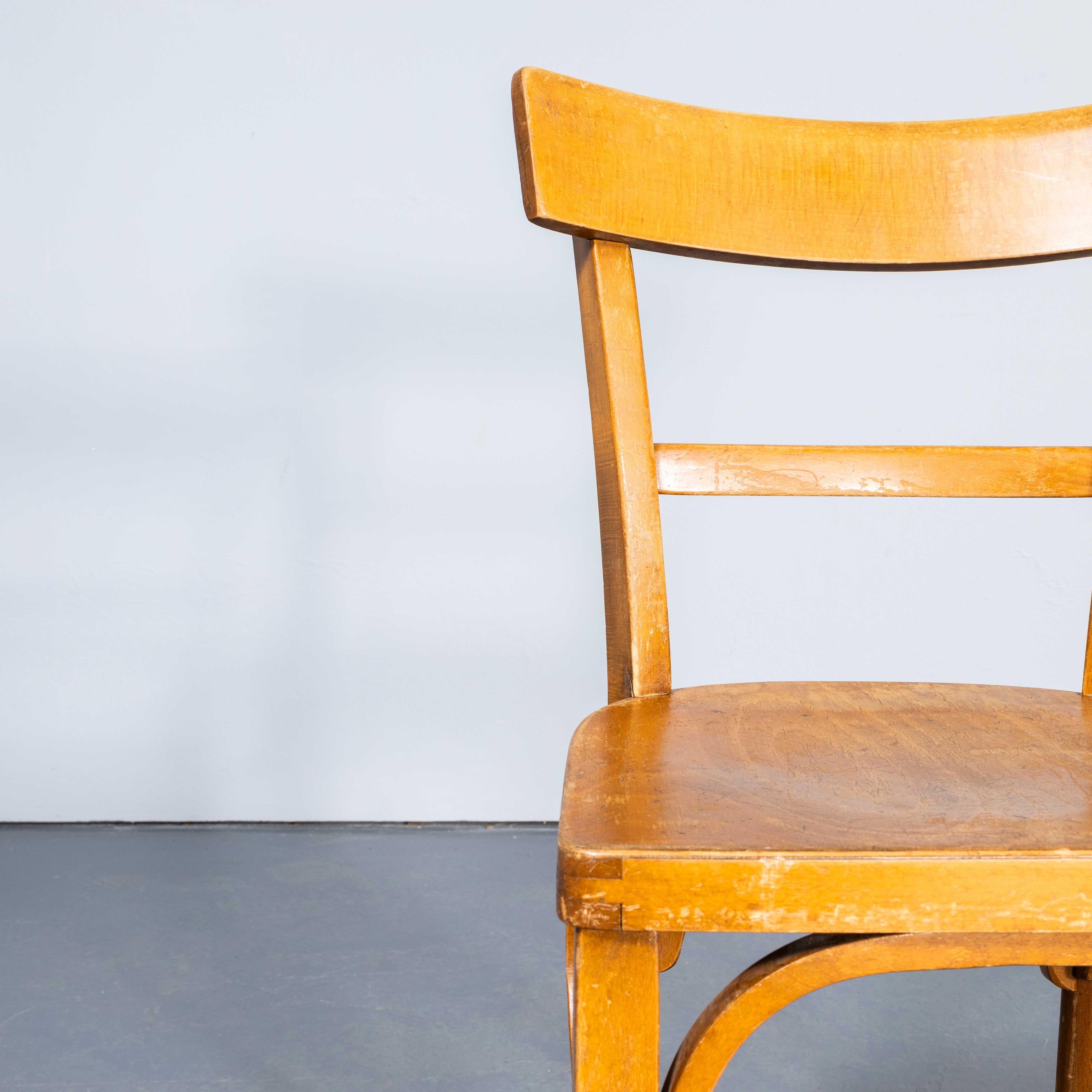 Sedia da pranzo Baumann Bentwood Honey Oak del 1950 - Buona quantità disponibile in vendita 1