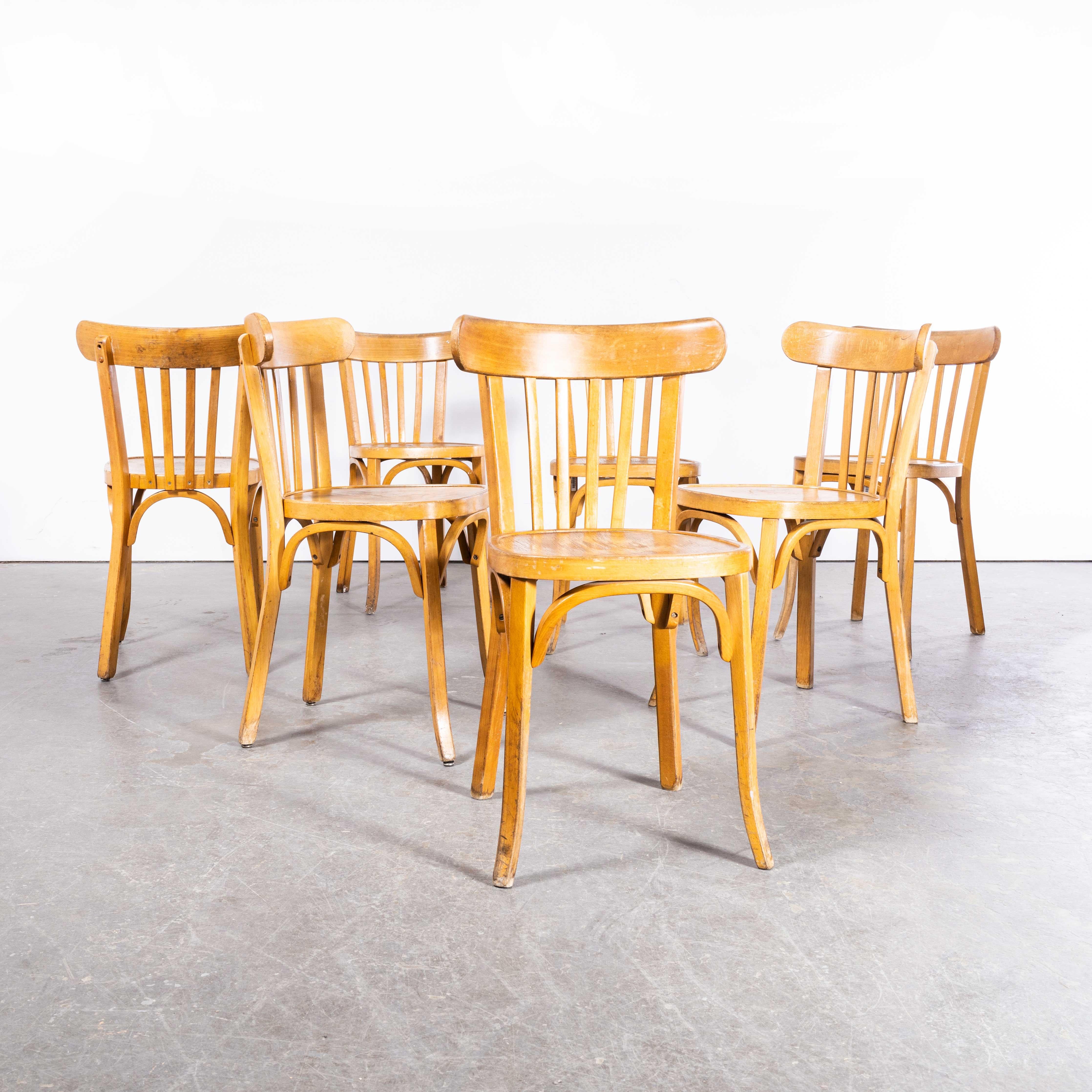 1950s Baumann Blonde Bentwood Café Dining Chair – Set Of Seven
1950s Baumann Blonde Bentwood Café Dining Chair – Set Of Seven. Made by the maker Baumann. Baumann is a slightly off the radar French producer just starting to gain traction in the
