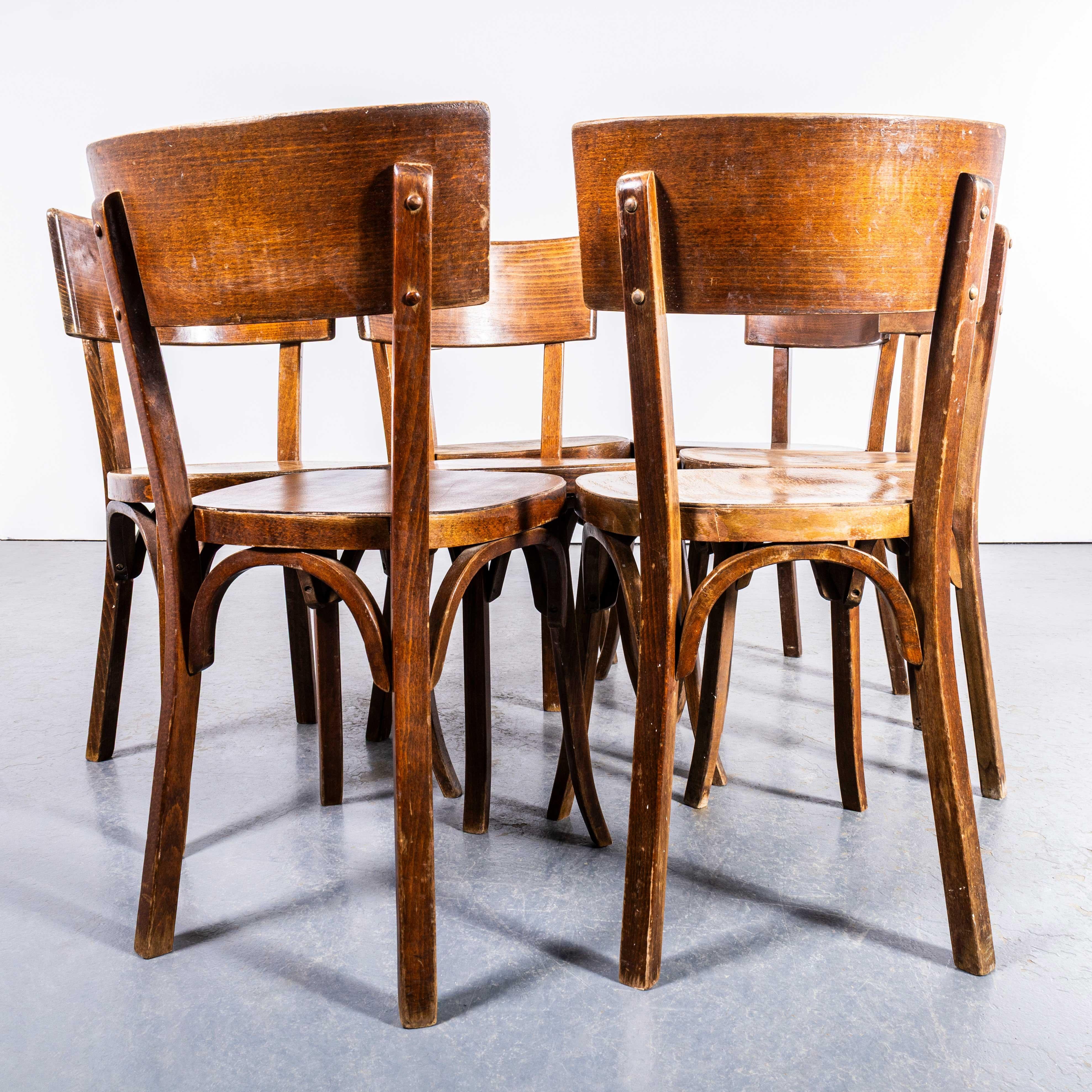 Sedia da pranzo Baumann con schienale profondo, anni '50, con schienale in miele - Set di sette In condizioni buone in vendita a Hook, Hampshire