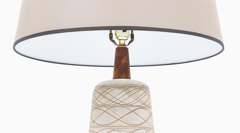 Mid-Century Modern 1950s Beige Table Lamp by Jane & Gordon Martz 'g' For Sale