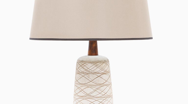1950s Beige Table Lamp by Jane & Gordon Martz 'g' In Good Condition For Sale In Frankfurt, Hessen, DE