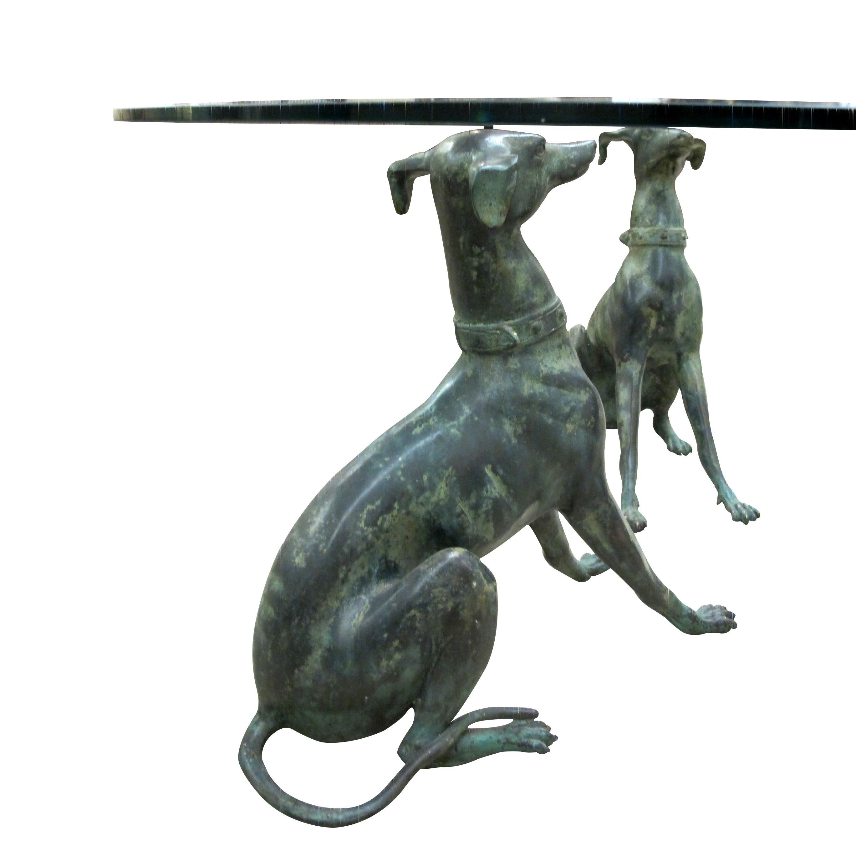 Mesa de centro belga de los años 50 con esculturas de Whippet de bronce y tapa de cristal en Bueno estado para la venta en London, GB