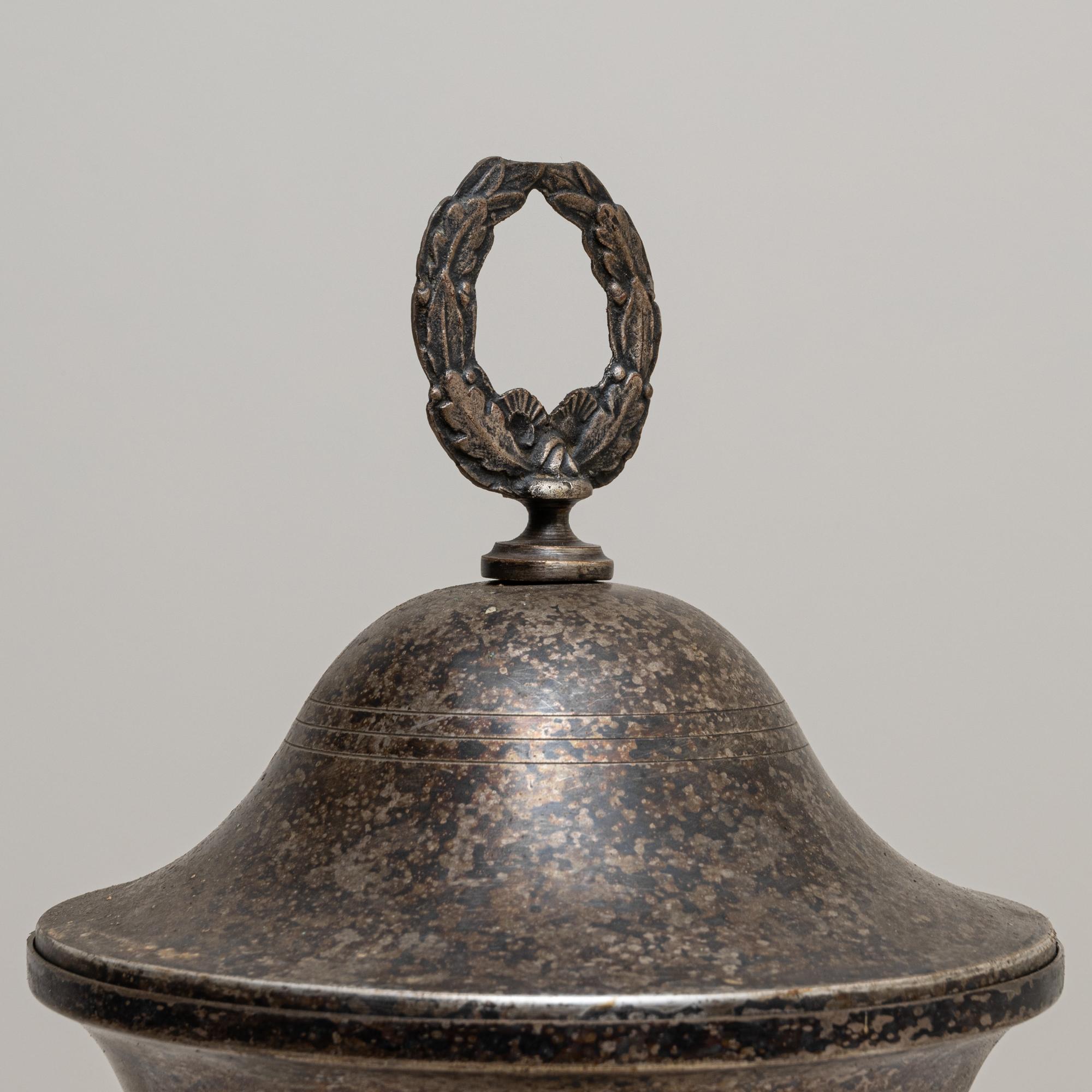 Gobelet belge des années 1950 en vente 6