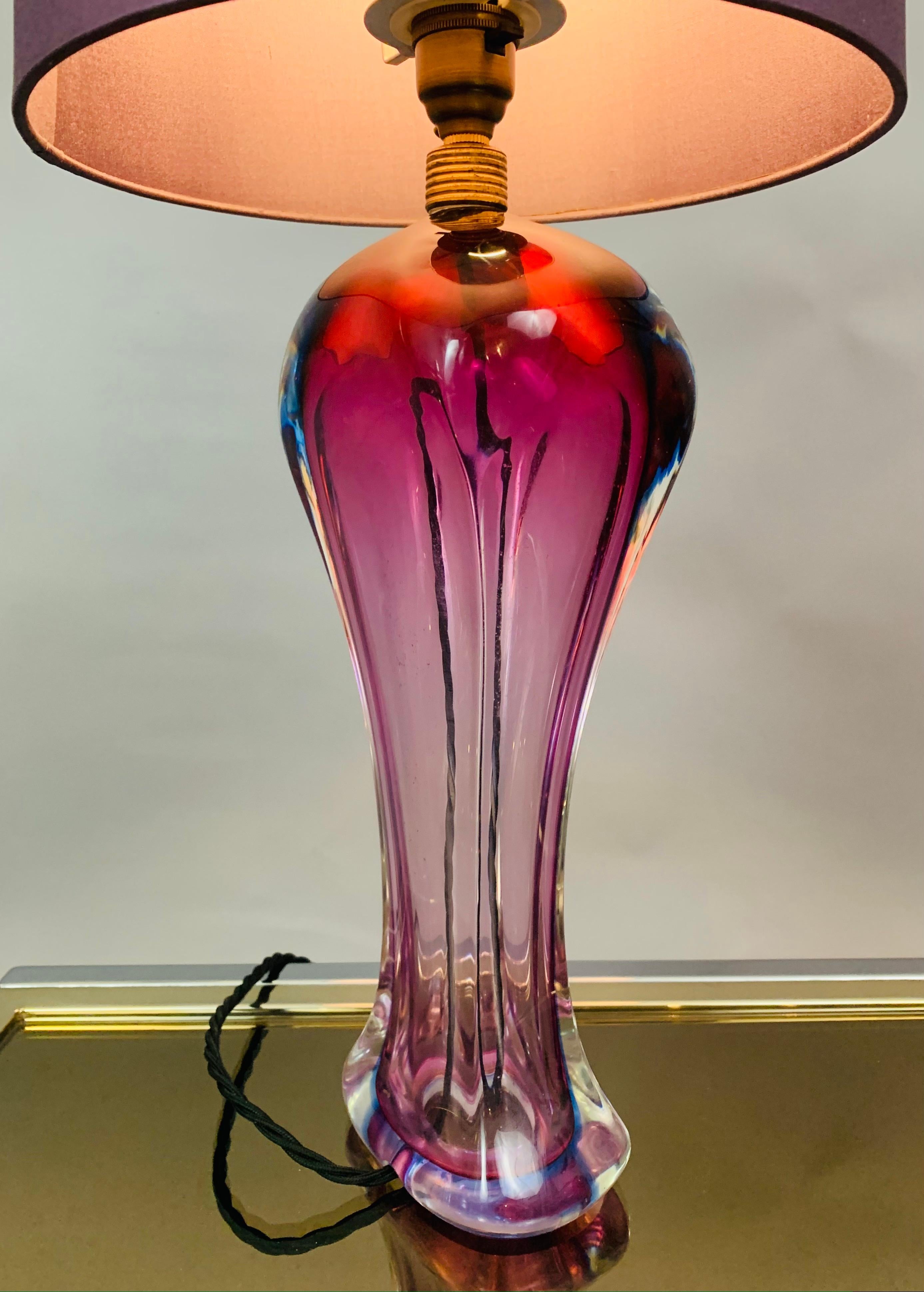 1950s Belgium Purple, Violet & Clear Hourglass Shaped Table Lamp Brass Fitting 4