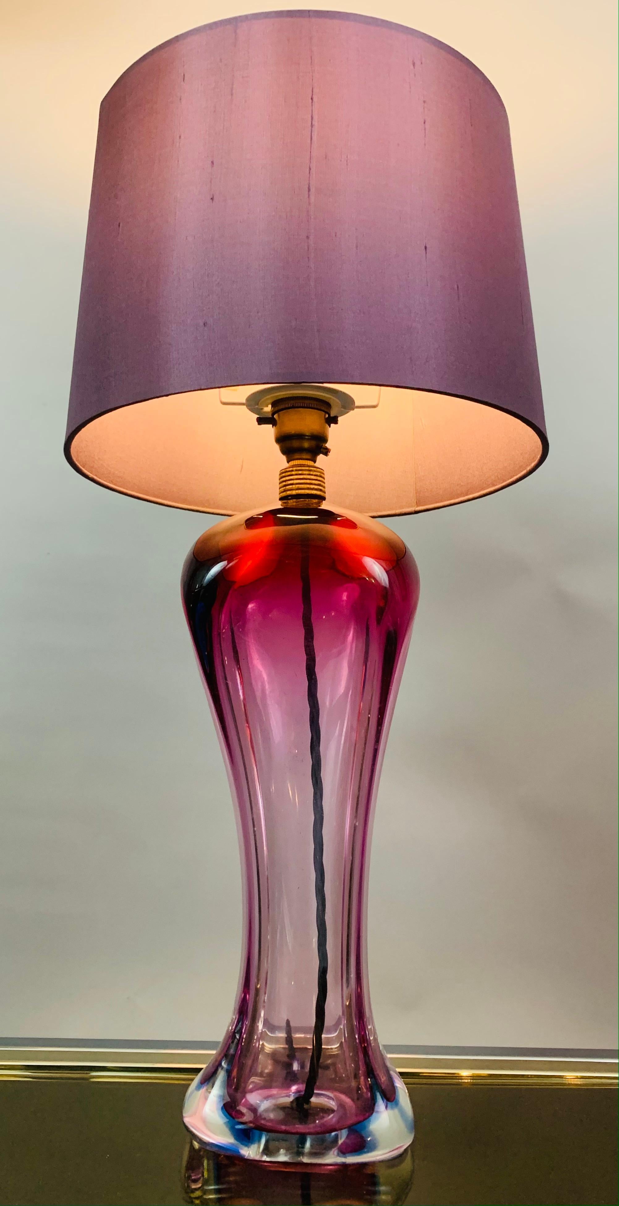 Belgian 1950s Belgium Purple, Violet & Clear Hourglass Shaped Table Lamp Brass Fitting