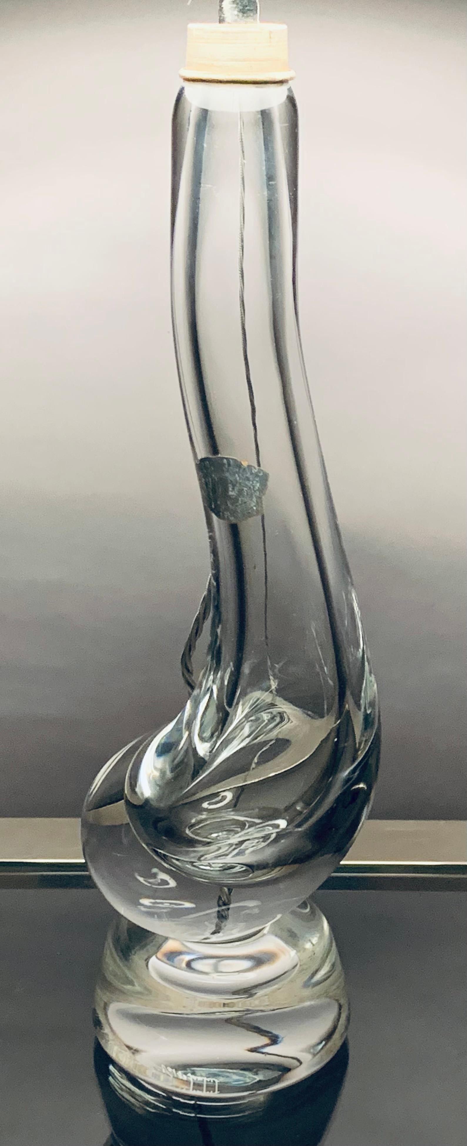 Lampe de bureau « Swan » en verre soufflé à la main en cristal transparent du Val Saint Lambert, Belgique, années 1950 en vente 3