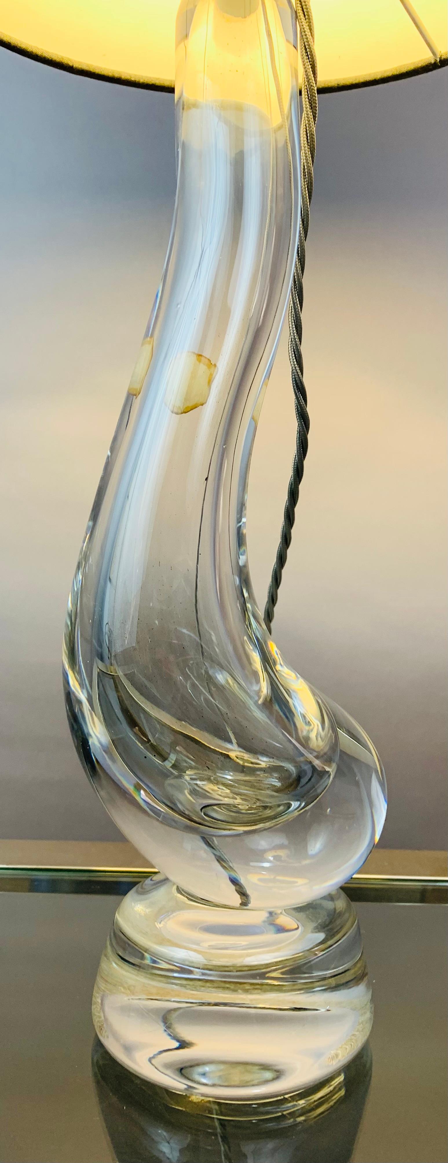 Lampe de bureau « Swan » en verre soufflé à la main en cristal transparent du Val Saint Lambert, Belgique, années 1950 en vente 5