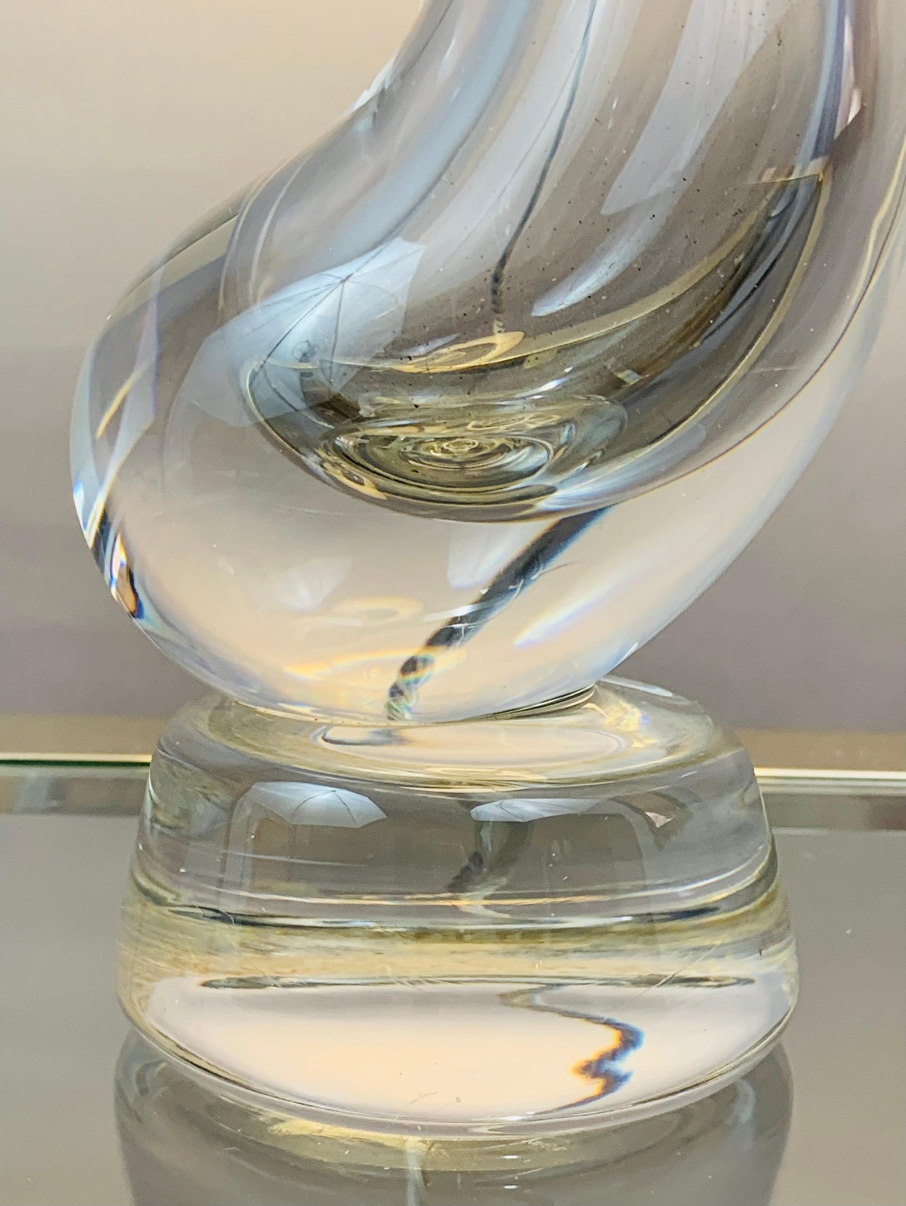 Lampe de bureau « Swan » en verre soufflé à la main en cristal transparent du Val Saint Lambert, Belgique, années 1950 en vente 6