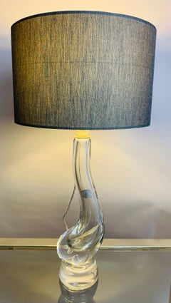 1950er Belgien Val Saint Lambert Klarer Kristall mundgeblasenes Glas "Swan" Tischlampe