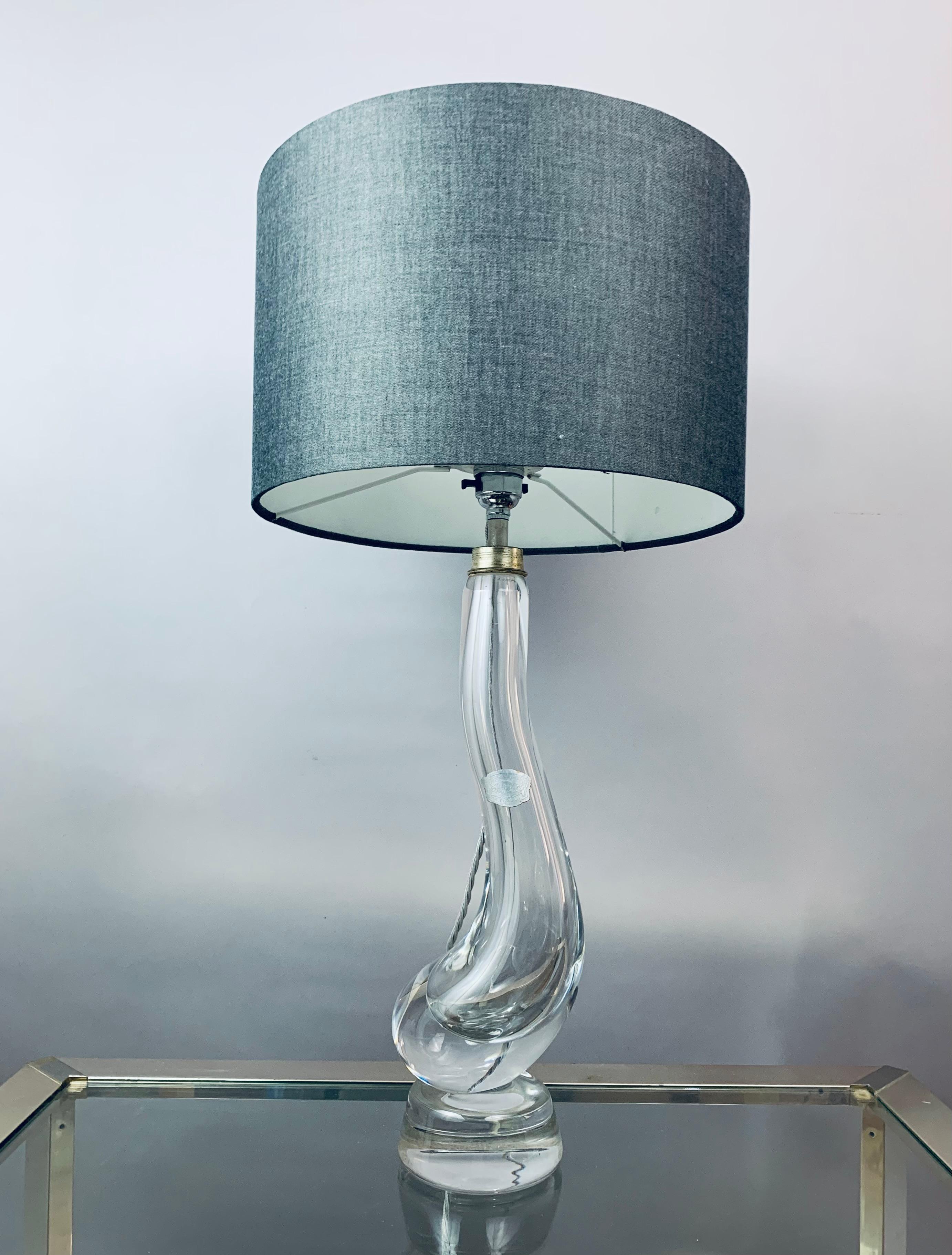 Lampe de bureau « Swan » en verre soufflé à la main en cristal transparent du Val Saint Lambert, Belgique, années 1950 Bon état - En vente à London, GB
