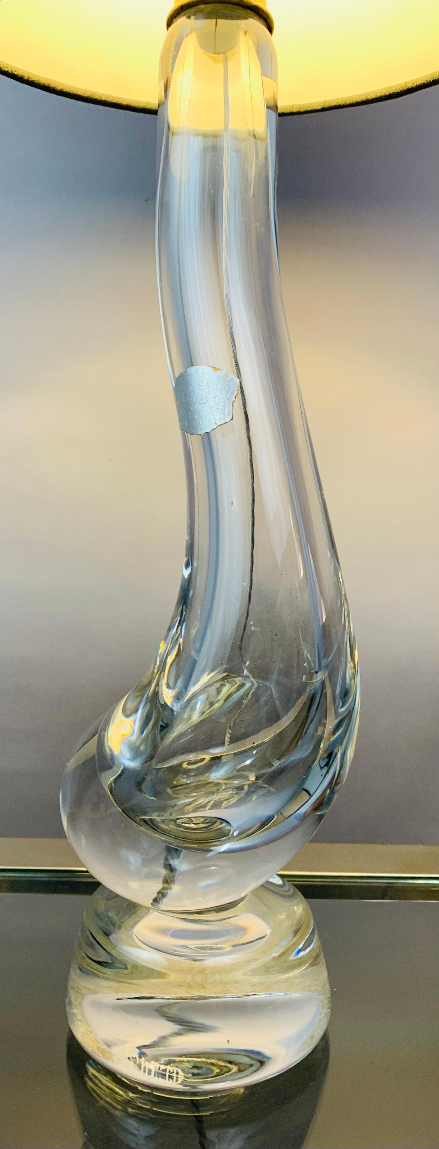 Lampe de bureau « Swan » en verre soufflé à la main en cristal transparent du Val Saint Lambert, Belgique, années 1950 en vente 2