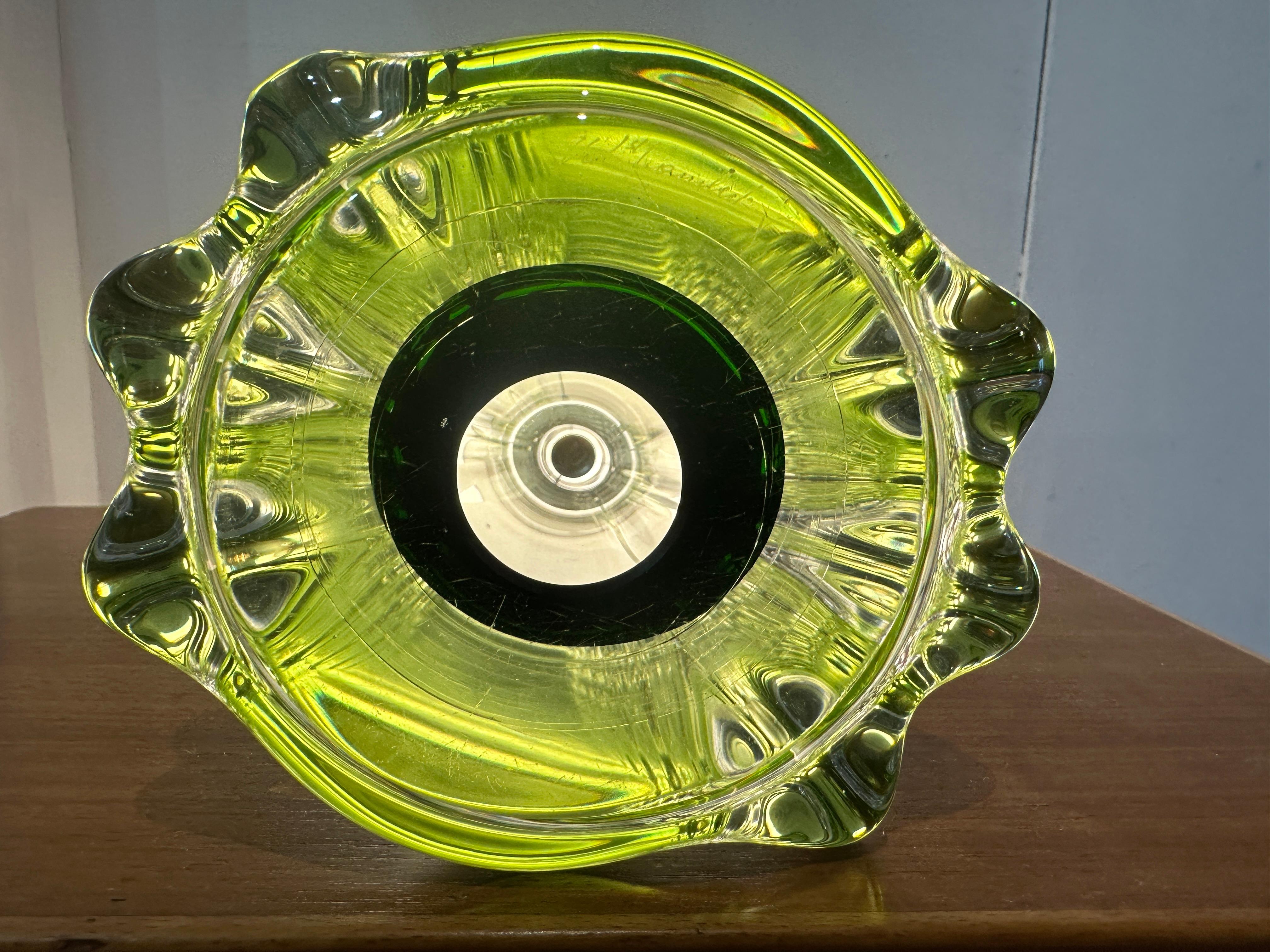 1950s Belgique Val Saint Lambert Lampe de table en verre vert & Greene Greene signée en vente 10
