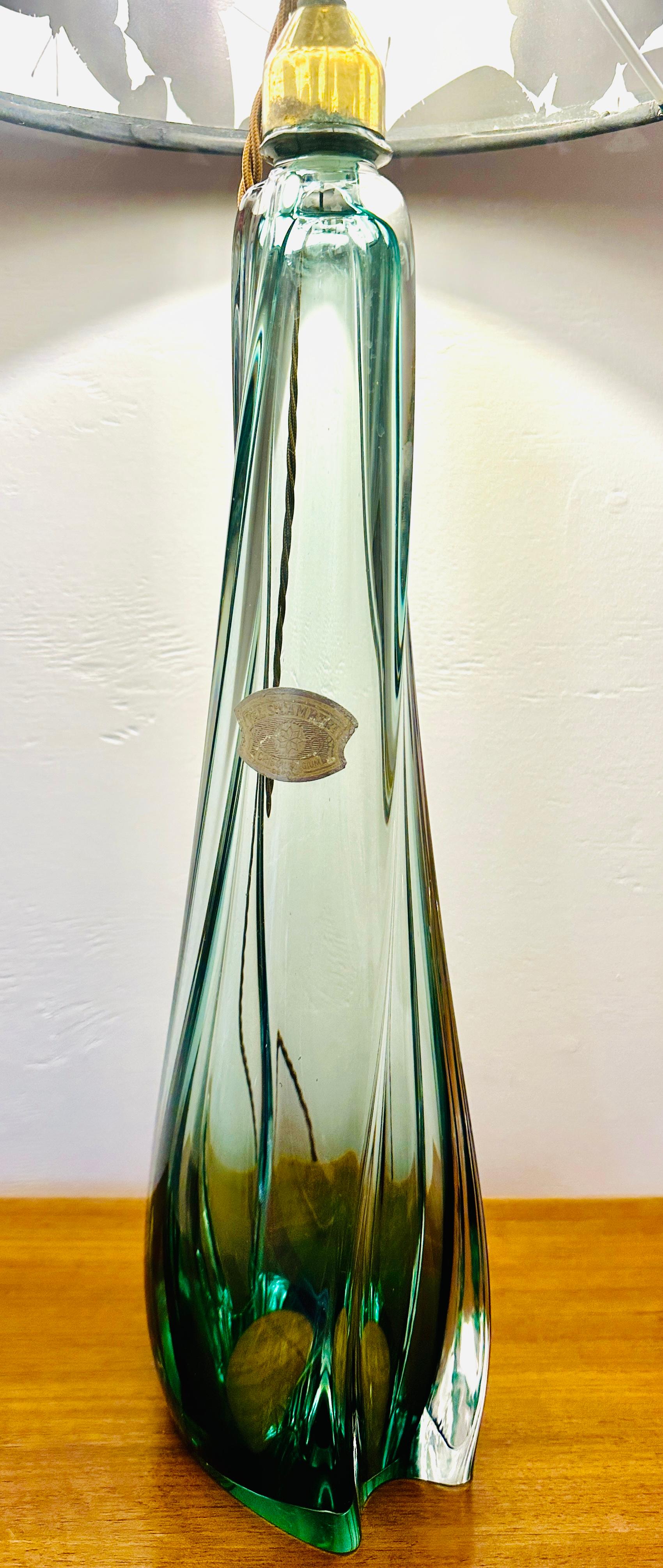 Tischlampe aus grünem und klarem Kristallglas, Belgien, Val Saint Lambert, 1950er Jahre (Moderne der Mitte des Jahrhunderts) im Angebot