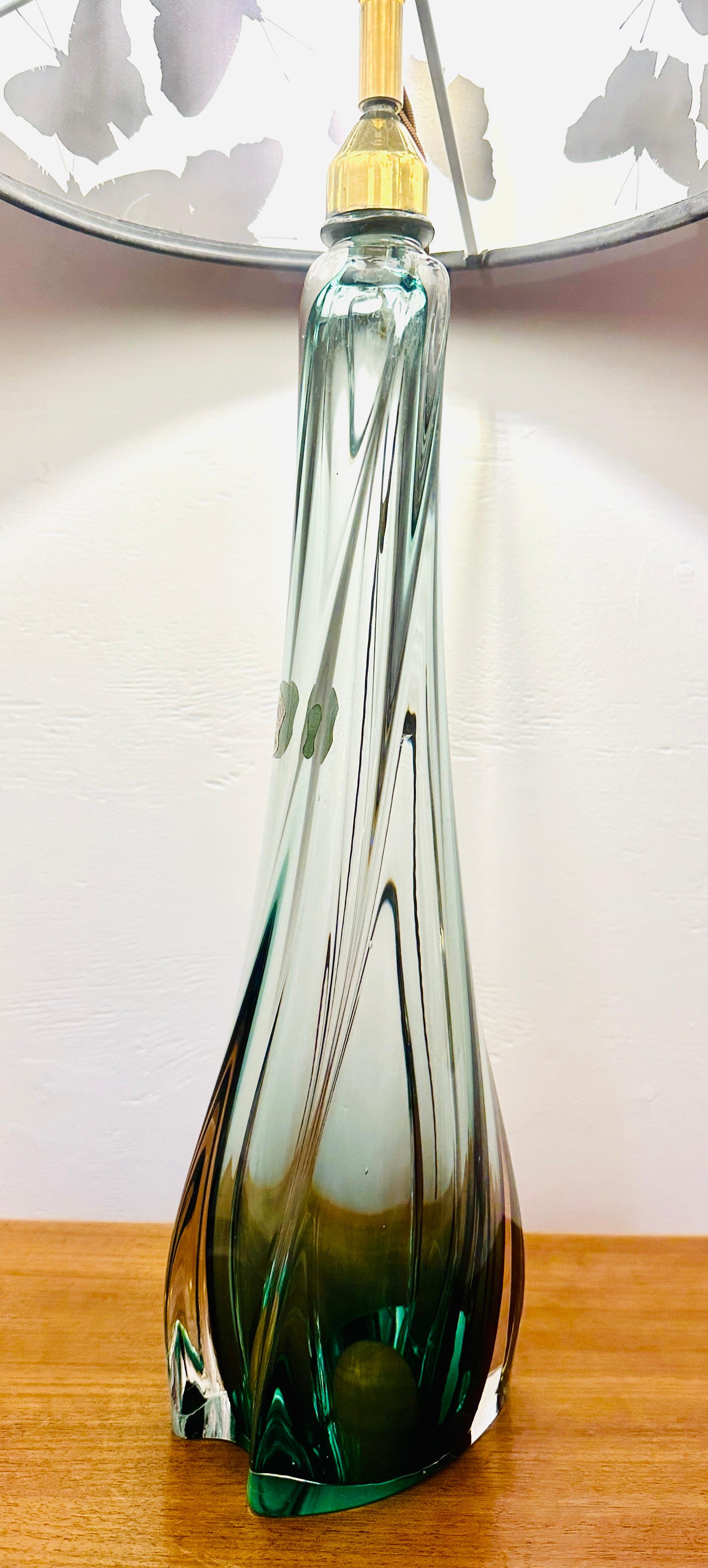 Tischlampe aus grünem und klarem Kristallglas, Belgien, Val Saint Lambert, 1950er Jahre (Poliert) im Angebot
