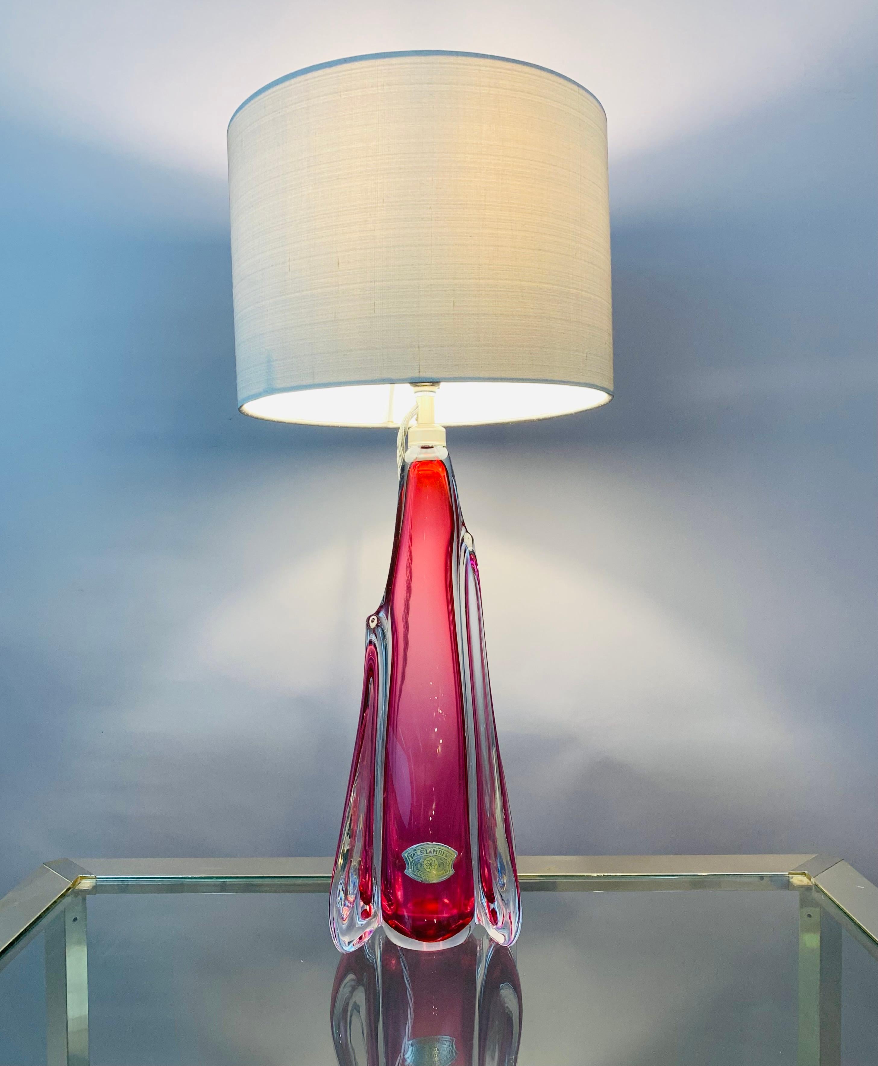Val Saint Lambert, pink crystal lamp base with two clear glass supporting fins at either side. The lamp was made in the 1950s in Belgium. I have never come across this Val St Lambert design before which is beautifully made with very heavy crystal