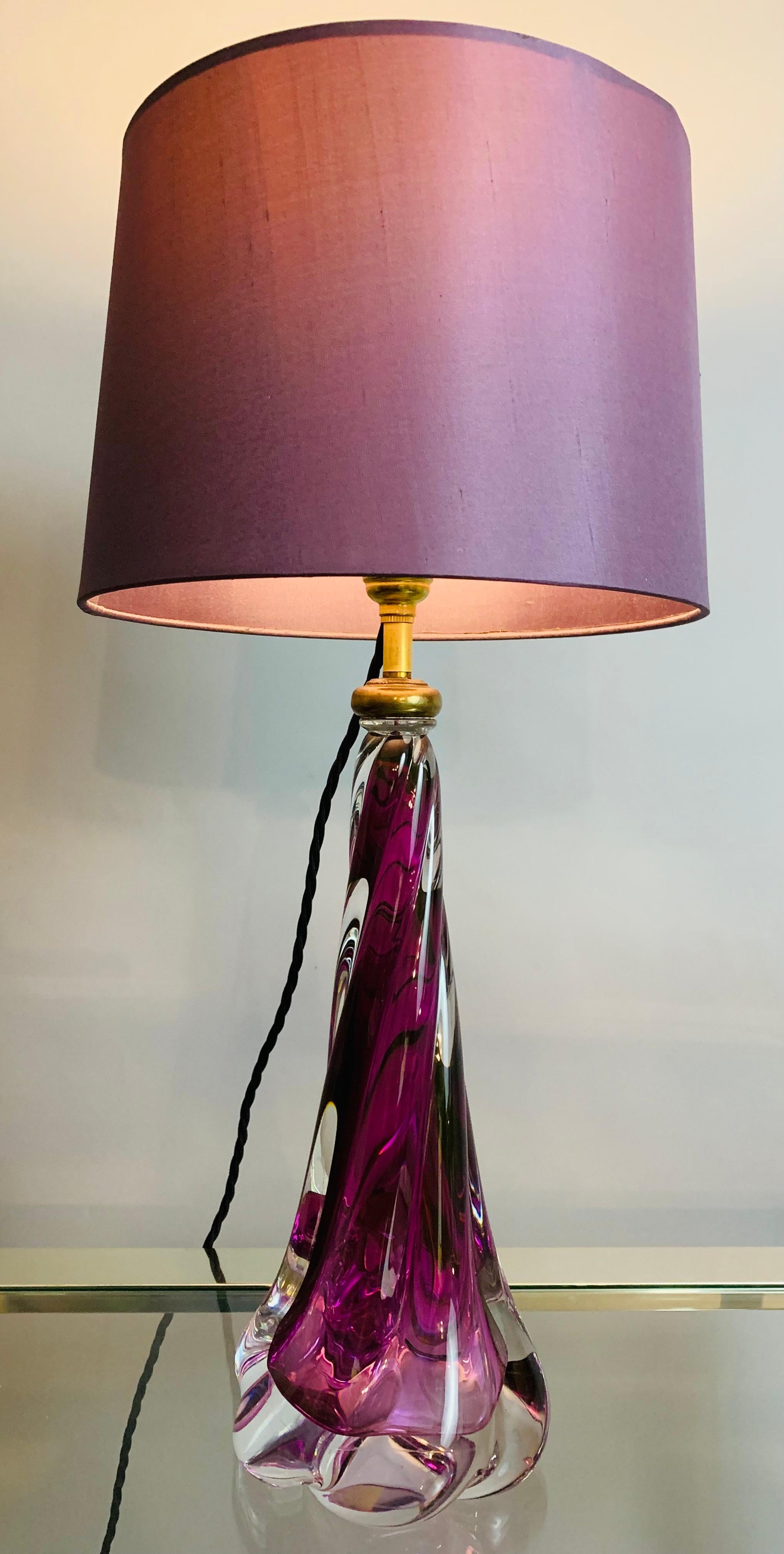 1950s Belgium Val Saint Lambert purple and clear crystal glass twisted lamp base. The lamp base fades from a deep purple at the top to become clearer towards the base. The lamp base has a beautiful flowing swirled design making it a perfect addition