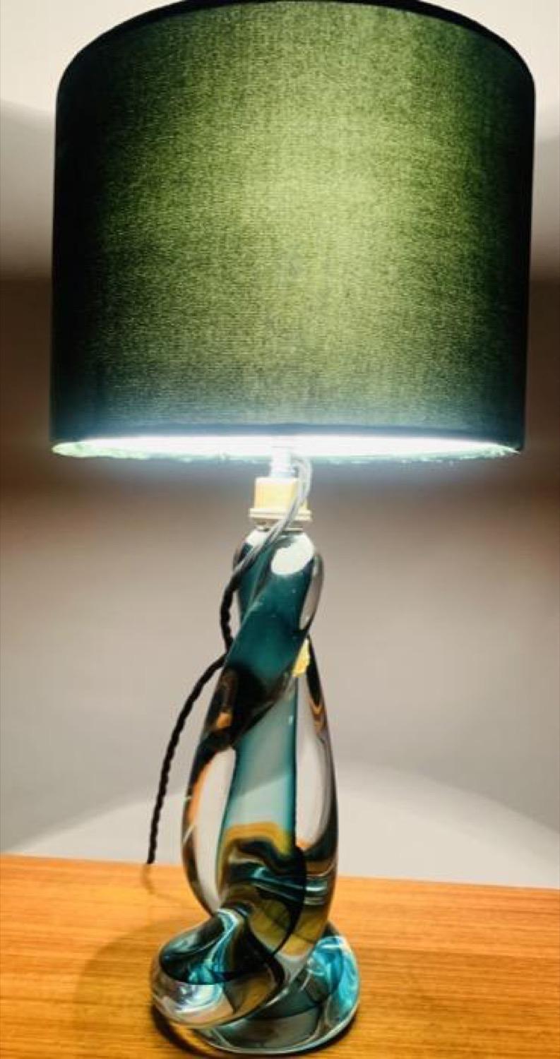 1950s Belgium Val St Lambert Green Twisted & Clear Crystal Table Lamp inc Shade In Good Condition In London, GB
