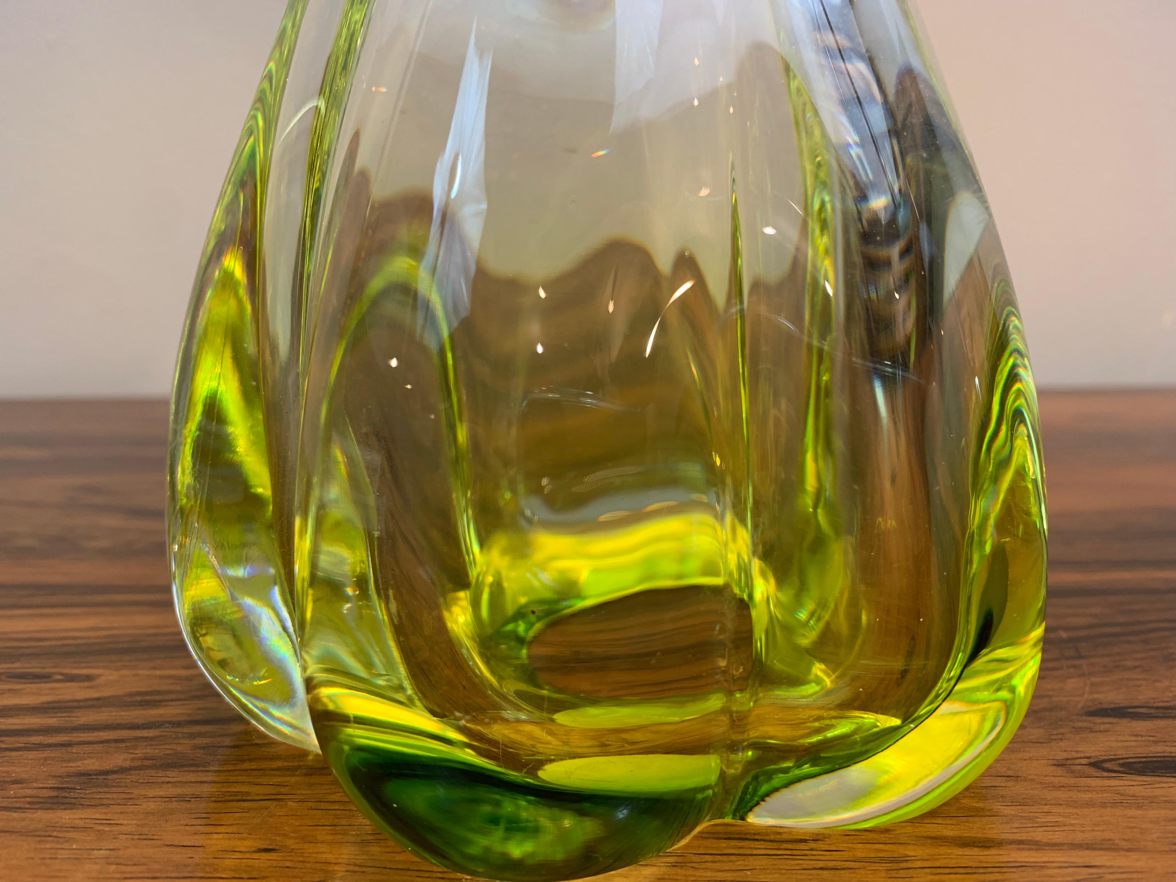 1950s Belgium Val St. Lambert Lime Green and Clear Crystal Table Lamp Inc Shade In Good Condition In London, GB