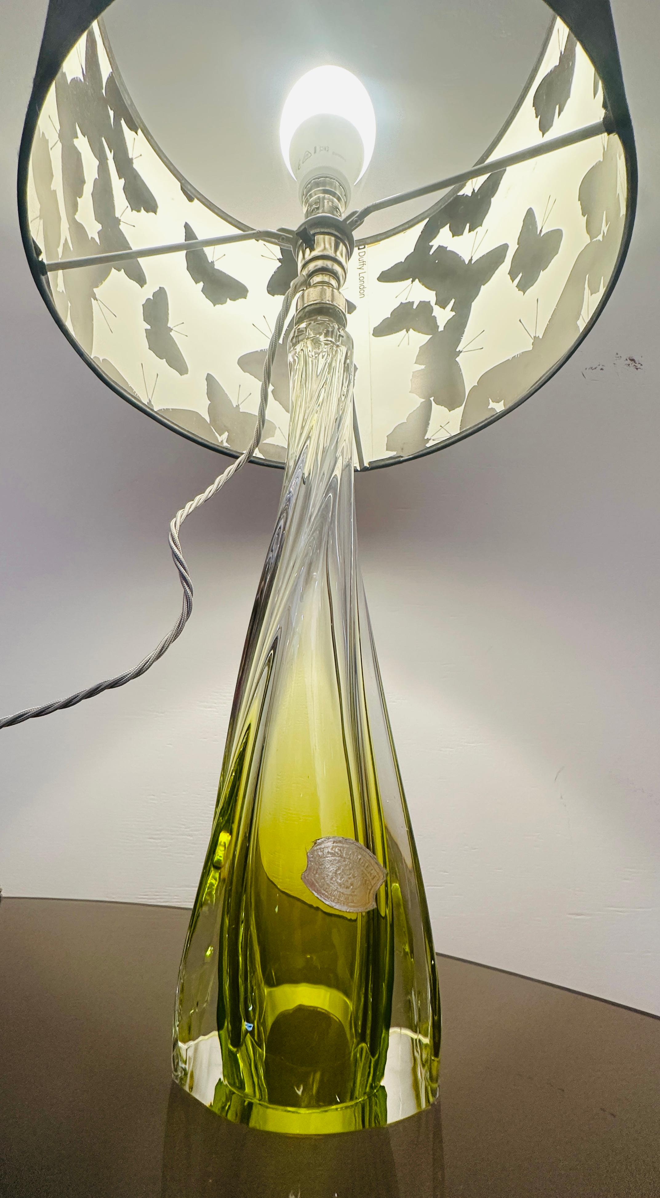 Belge 1950s Belgique Val St Lambert Lampe de table en verre cristal clair et vert tilleul en vente