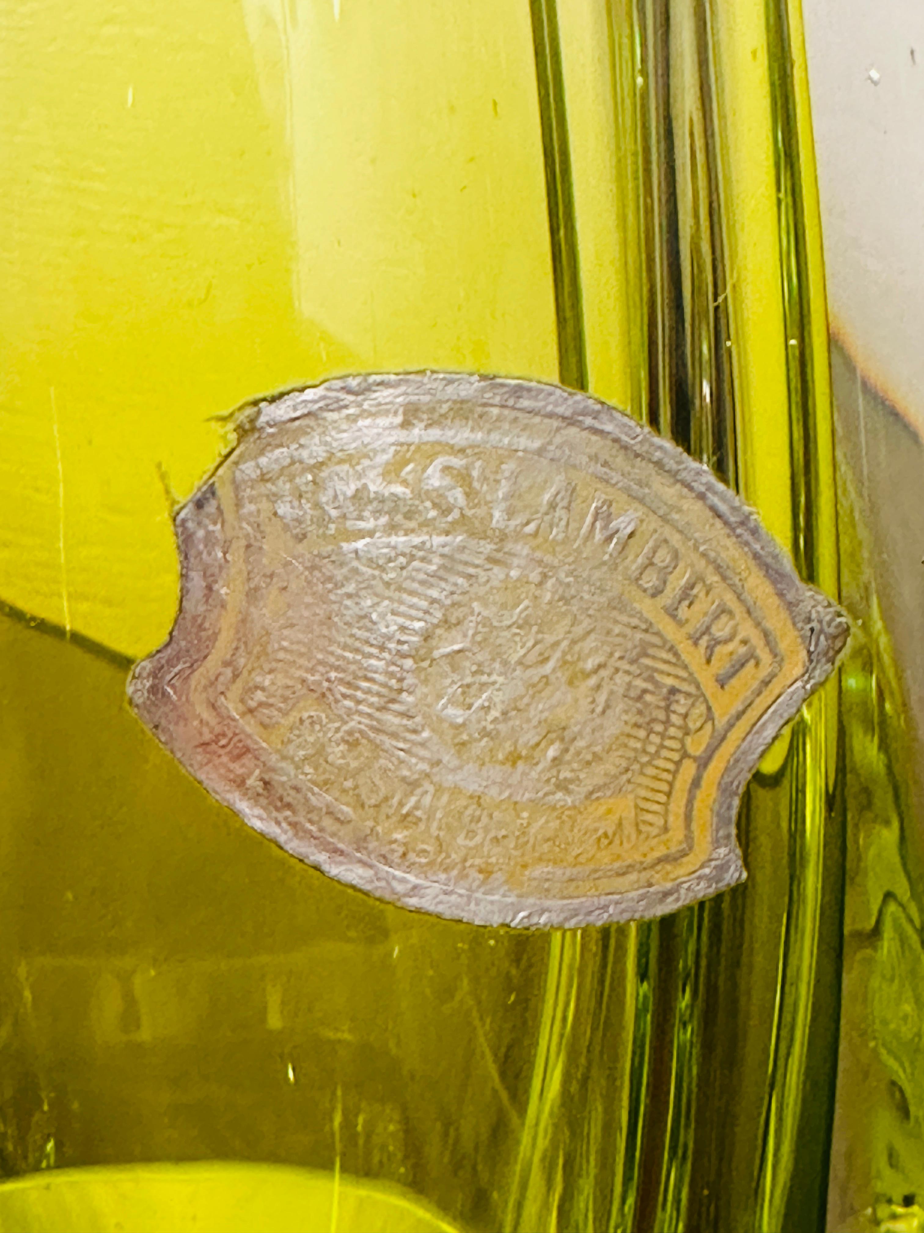 20ième siècle 1950s Belgique Val St Lambert Lampe de table en verre cristal clair et vert tilleul en vente